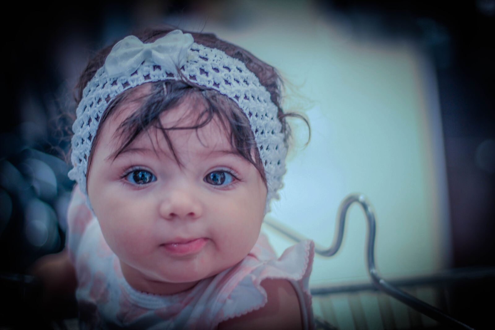 Canon EOS 600D (Rebel EOS T3i / EOS Kiss X5) + Canon EF 50mm F1.8 II sample photo. Babies, big, eyes, eyes photography
