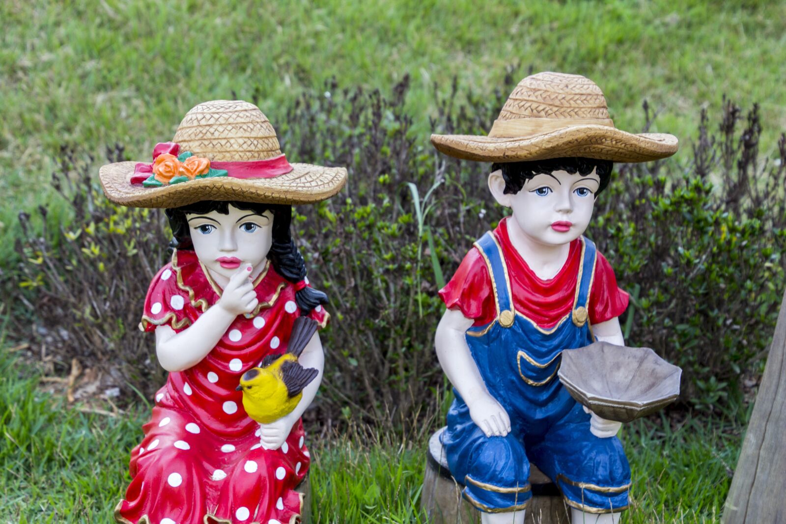 Canon EOS 700D (EOS Rebel T5i / EOS Kiss X7i) sample photo. Dolls, statues, garden photography