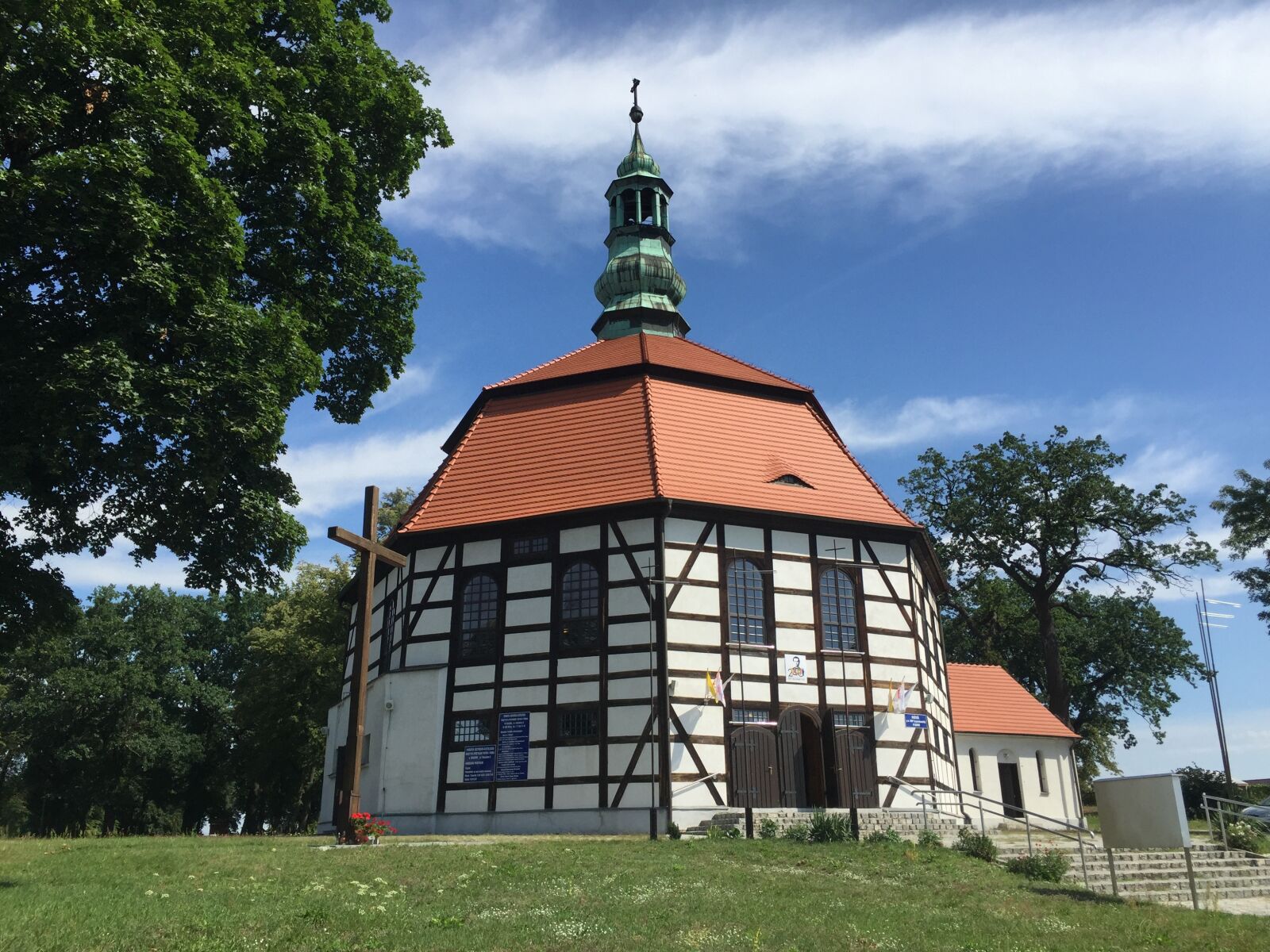 iPhone 6 Plus back camera 4.15mm f/2.2 sample photo. Church, converted synagogue, landscape photography