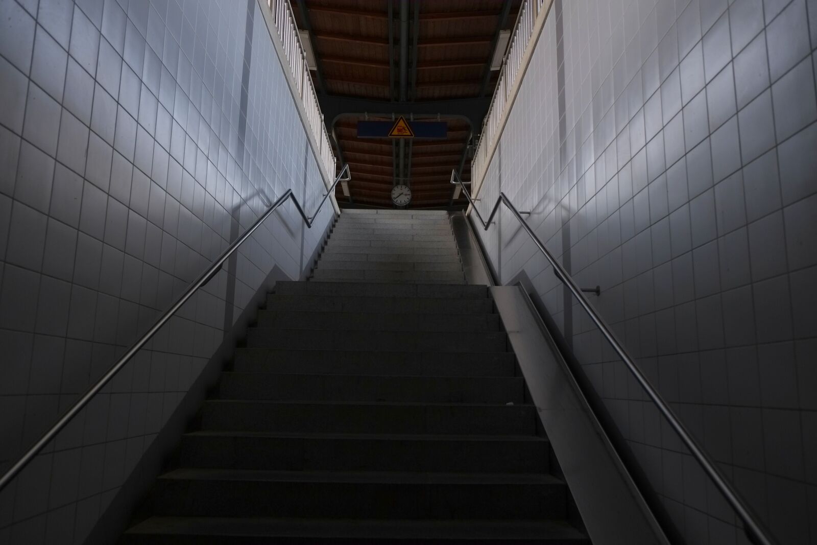 Fujifilm X-E1 sample photo. Stairs, emergence, gradually photography