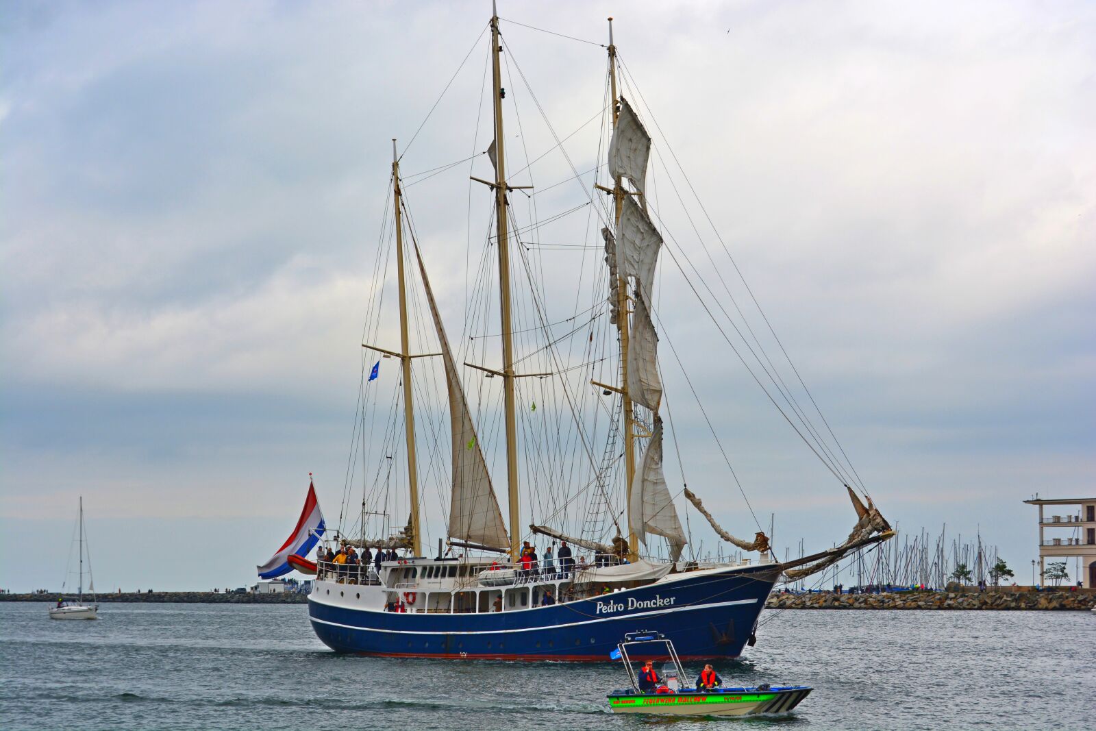 Nikon D5200 sample photo. Rostock, hanse sail, maritime photography