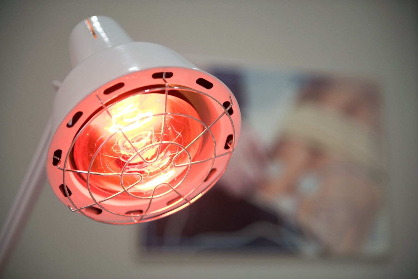 Nikon D810 sample photo. Lamp, heat, physiotherapy photography