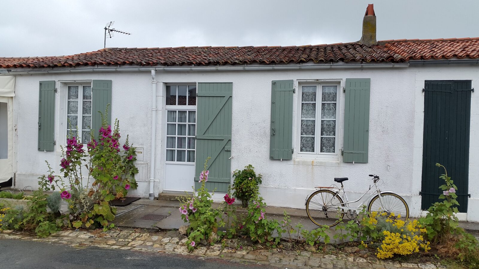 Samsung Galaxy Alpha sample photo. Brittany, house, bucolic photography