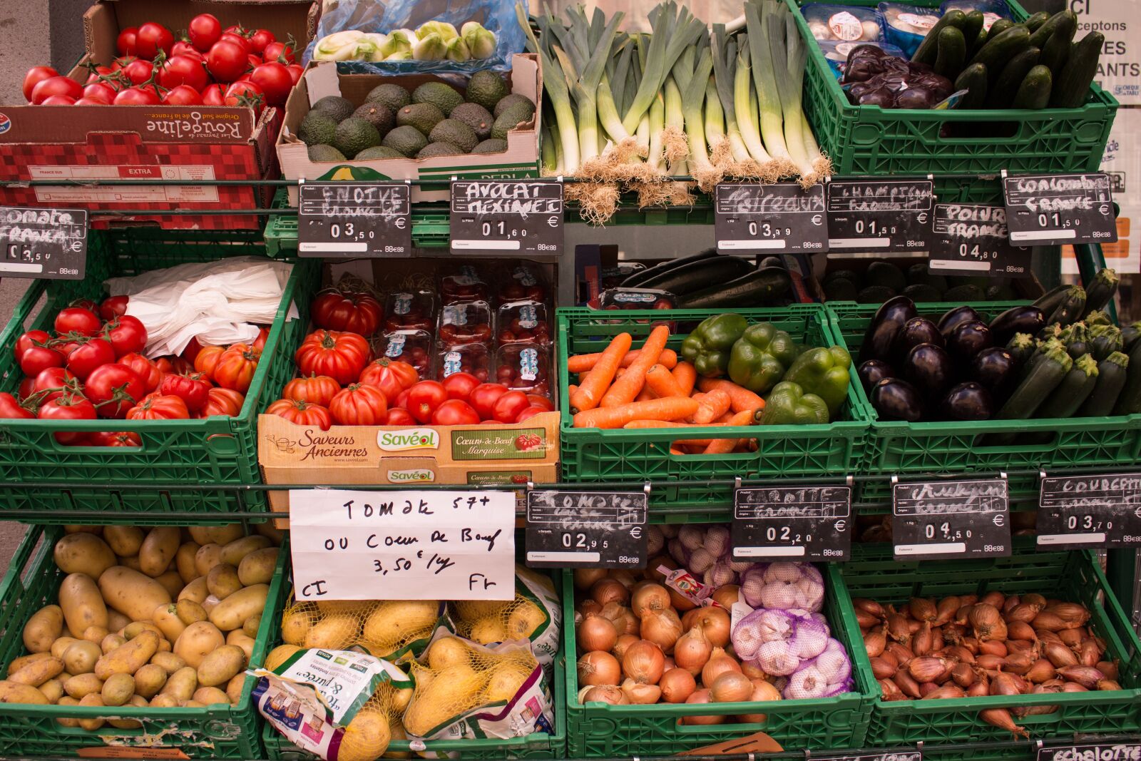 Canon EOS 100D (EOS Rebel SL1 / EOS Kiss X7) sample photo. Vegetables, shop, fresh photography