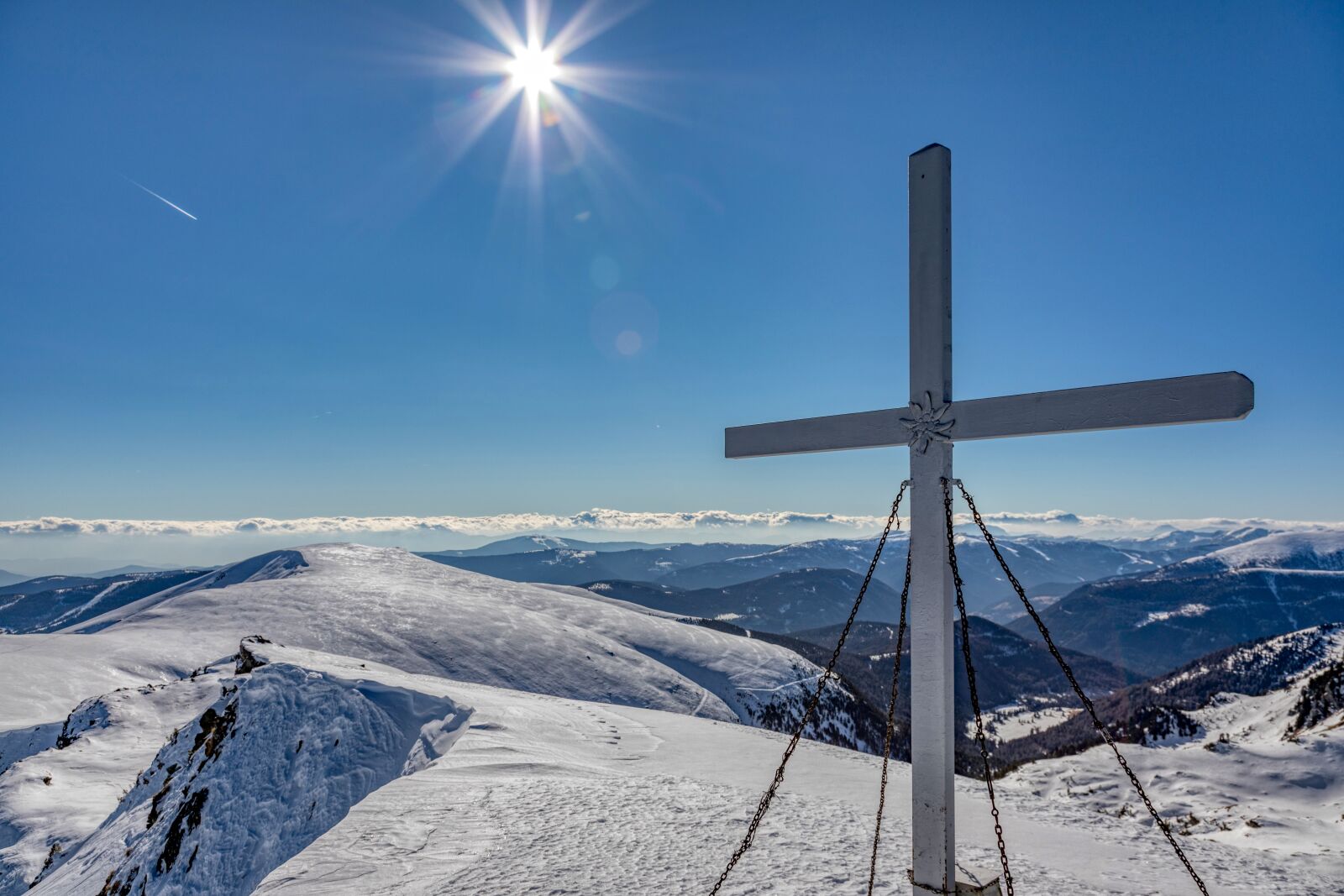 Canon EOS 5D Mark IV sample photo. Mountains, summit, snow photography