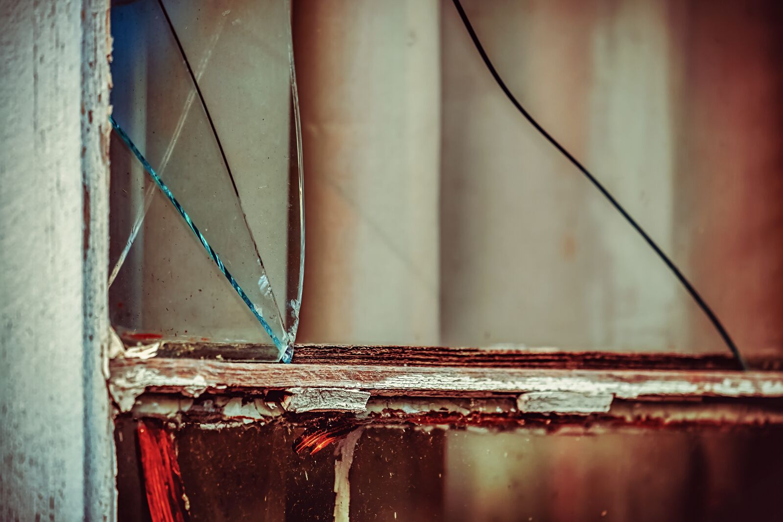 Fujifilm XF 55-200mm F3.5-4.8 R LM OIS sample photo. Window, old window, weathered photography