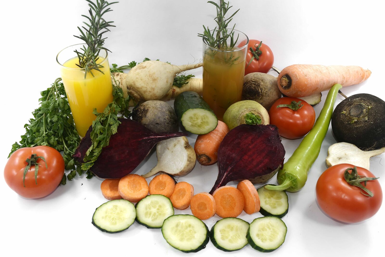 Nikon D5500 sample photo. Beetroot, celery, fruit juice photography