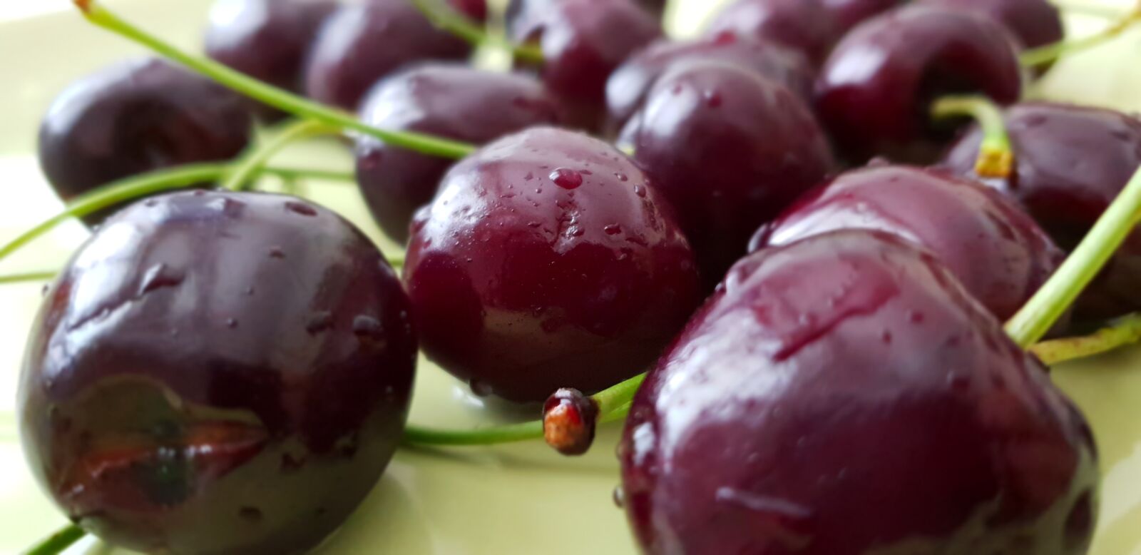 Samsung Galaxy S9+ sample photo. Cherry, fruit, fresh photography