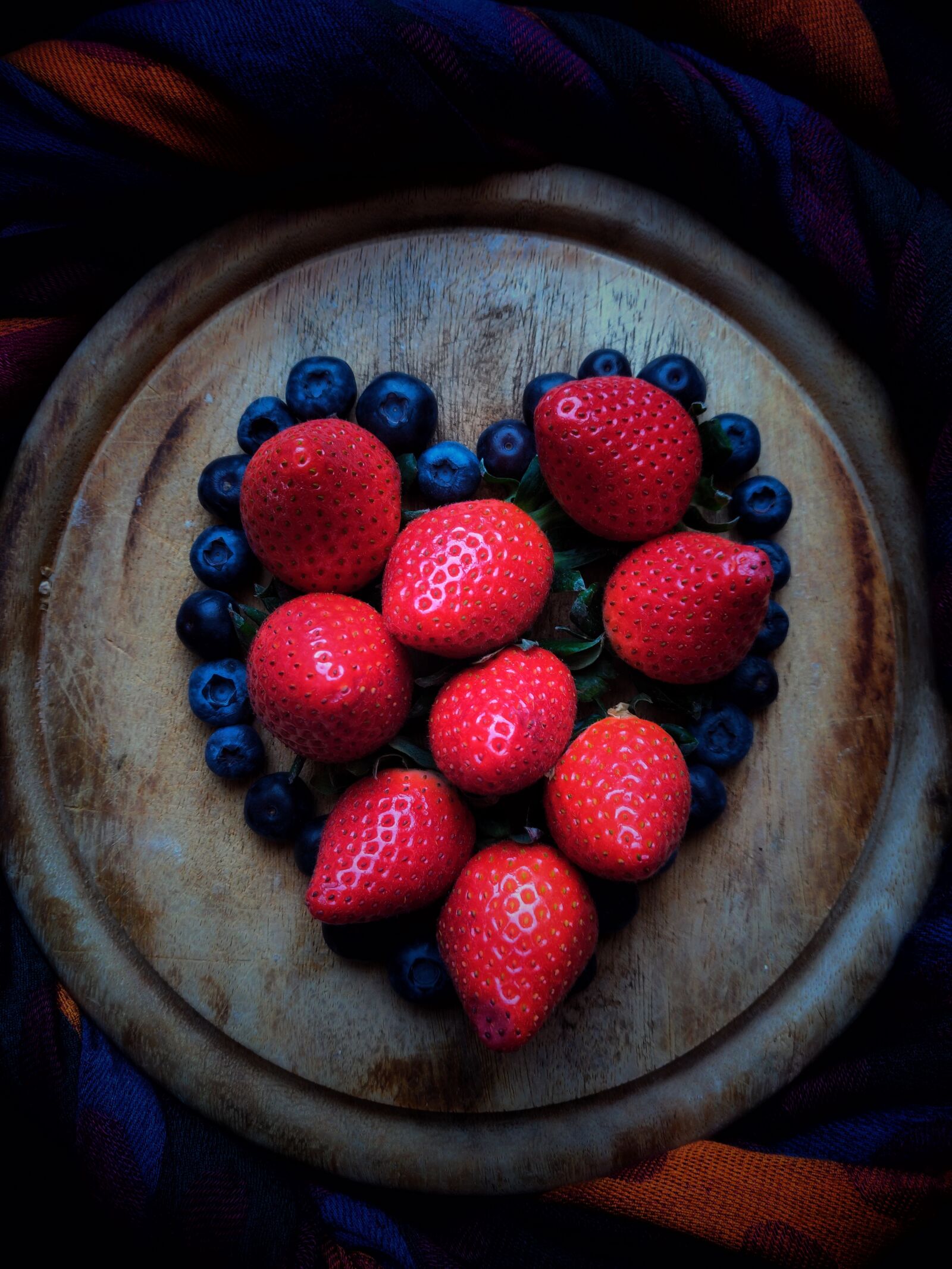 OnePlus A6000 sample photo. Berry, red, blue photography