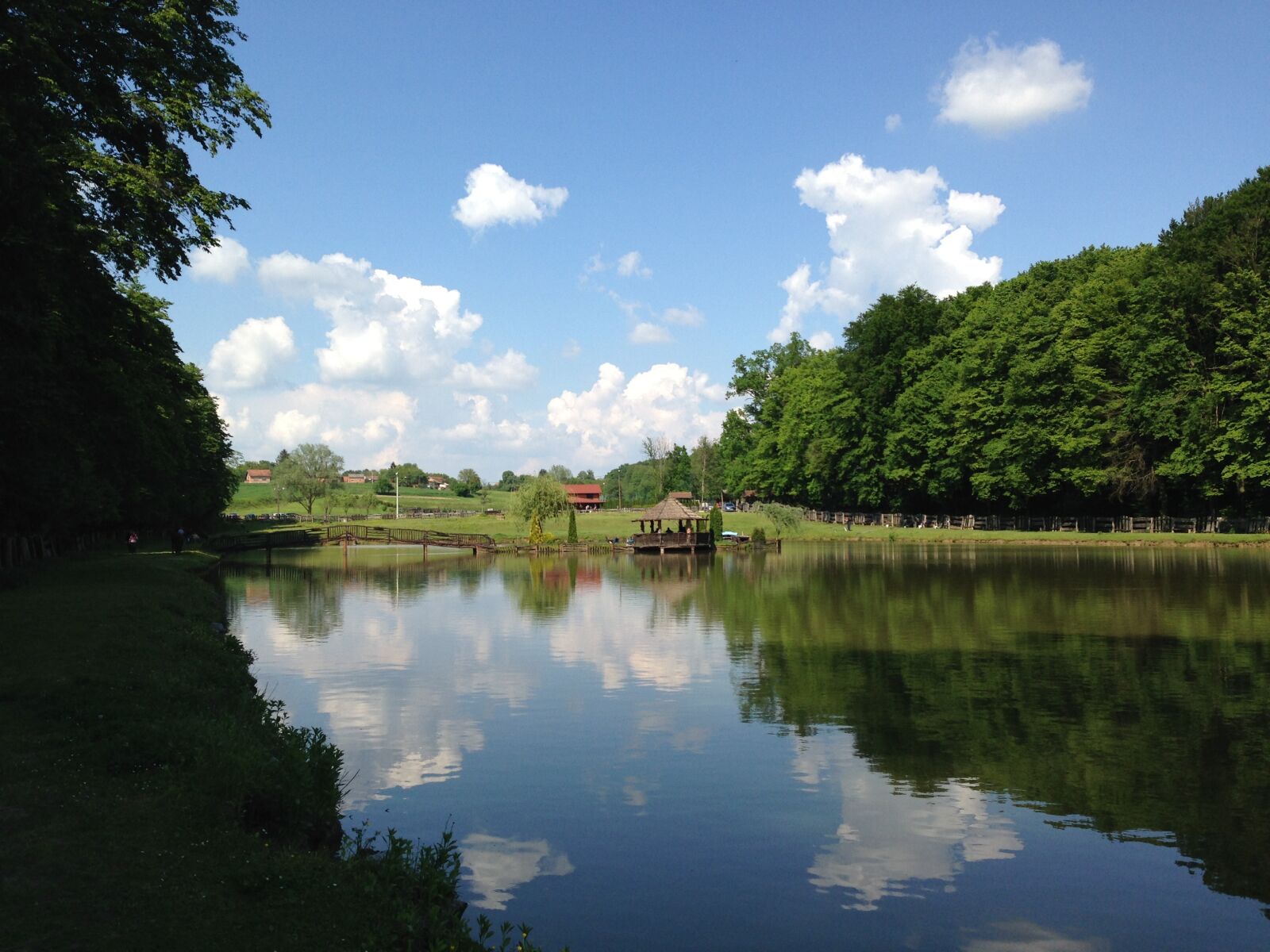 iPhone 5 back camera 4.12mm f/2.4 sample photo. Nature, lake, outdoor photography