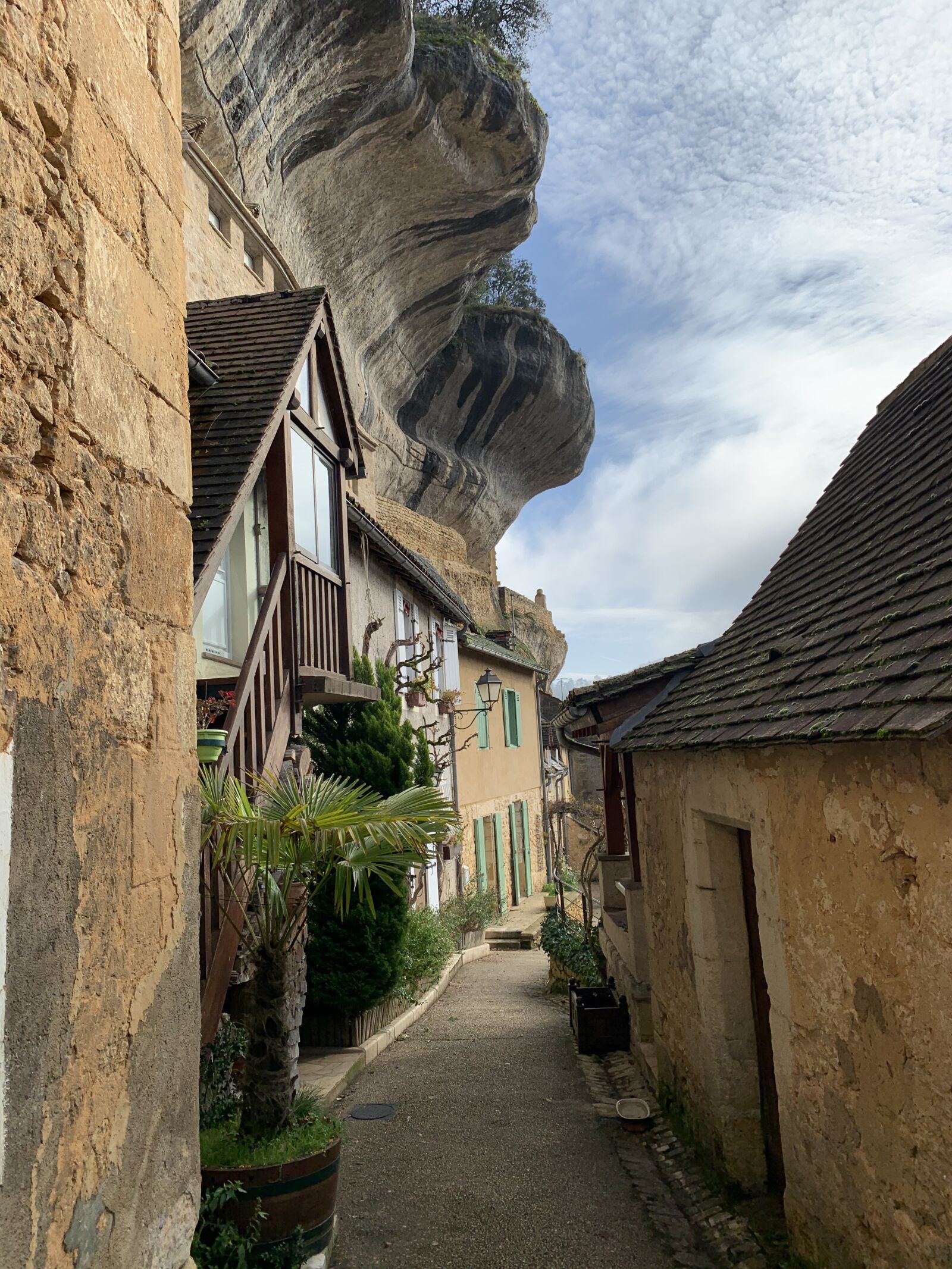 Apple iPhone XR sample photo. France, history, rock photography