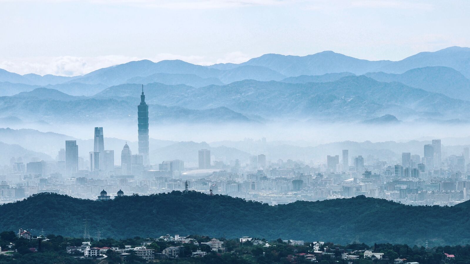 Olympus M.Zuiko Digital ED 75mm F1.8 sample photo. Taiwan, taipei, cityscape photography