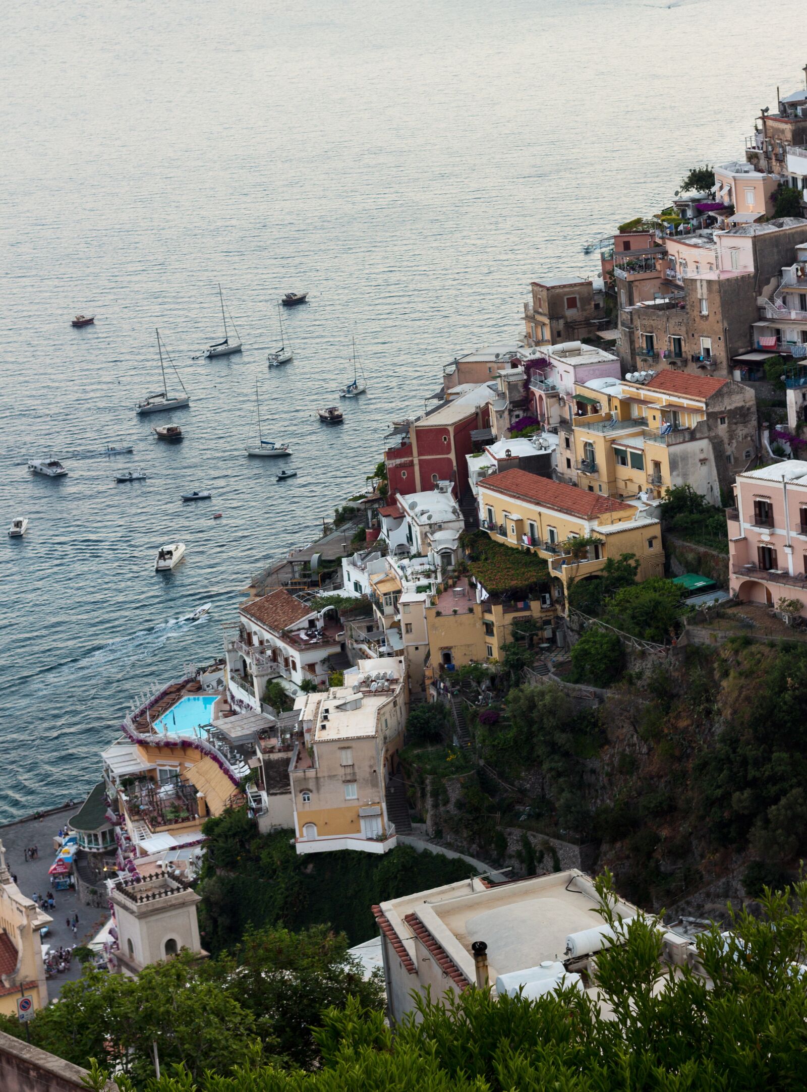 Canon EOS 700D (EOS Rebel T5i / EOS Kiss X7i) + Canon EF 50mm F1.8 II sample photo. Positano, naples, italy photography