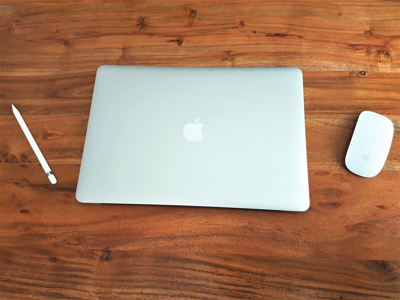 Samsung Galaxy S7 Edge sample photo. Desk, laptop, macbook, pro photography