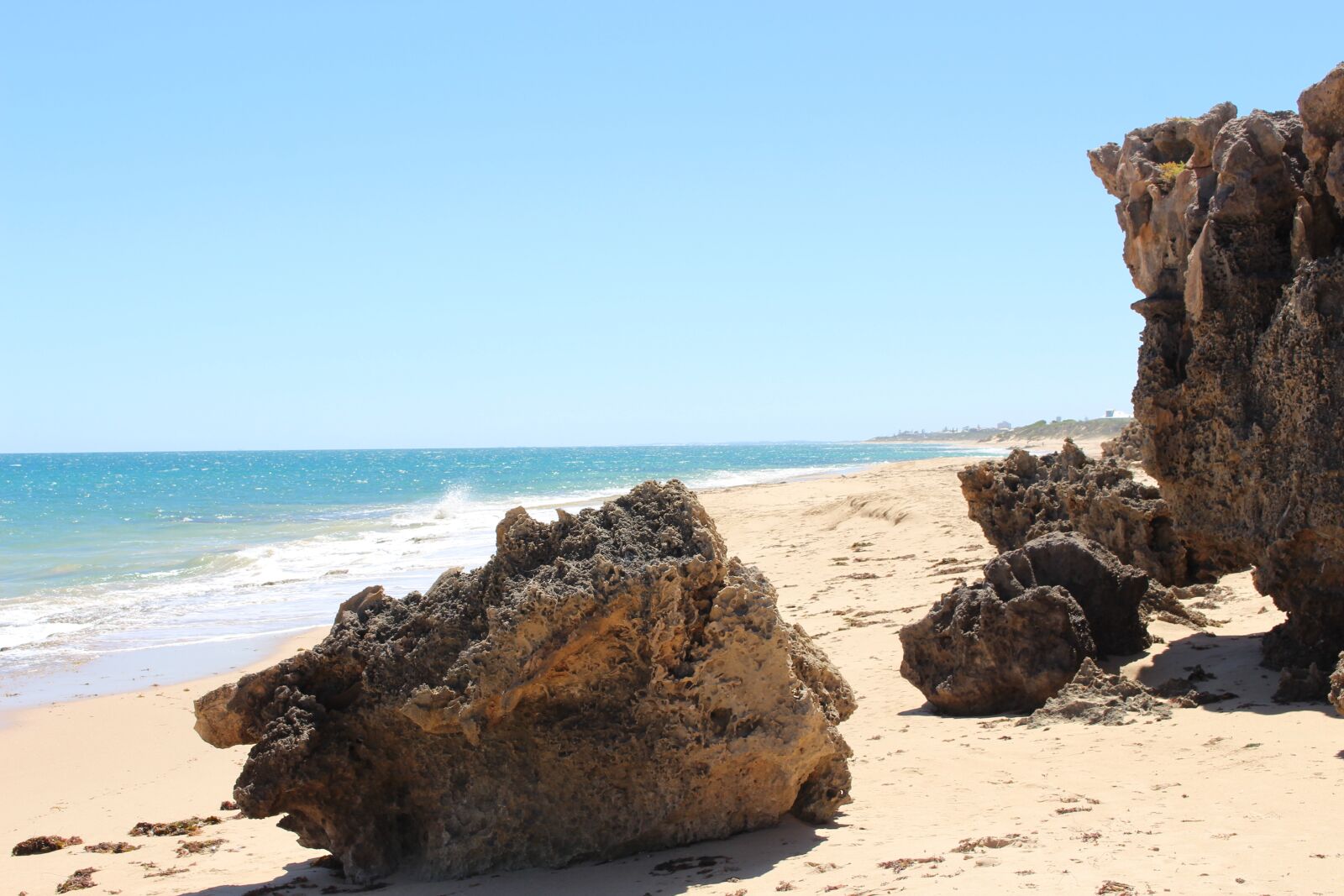 Canon EOS 700D (EOS Rebel T5i / EOS Kiss X7i) sample photo. Sea, ocean, rocks photography