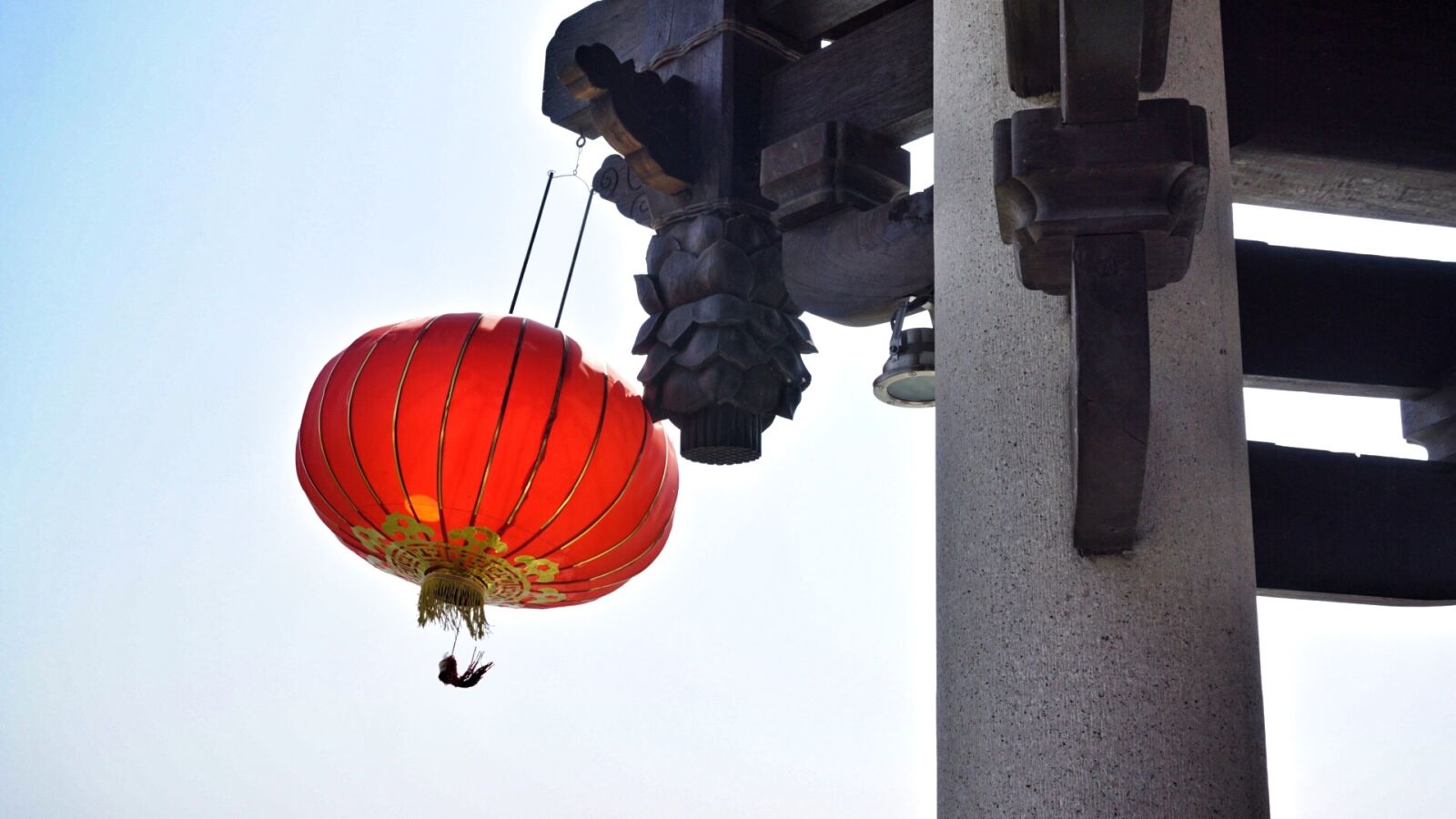 Sony a6000 sample photo. Red lantern, bridge, ancient photography
