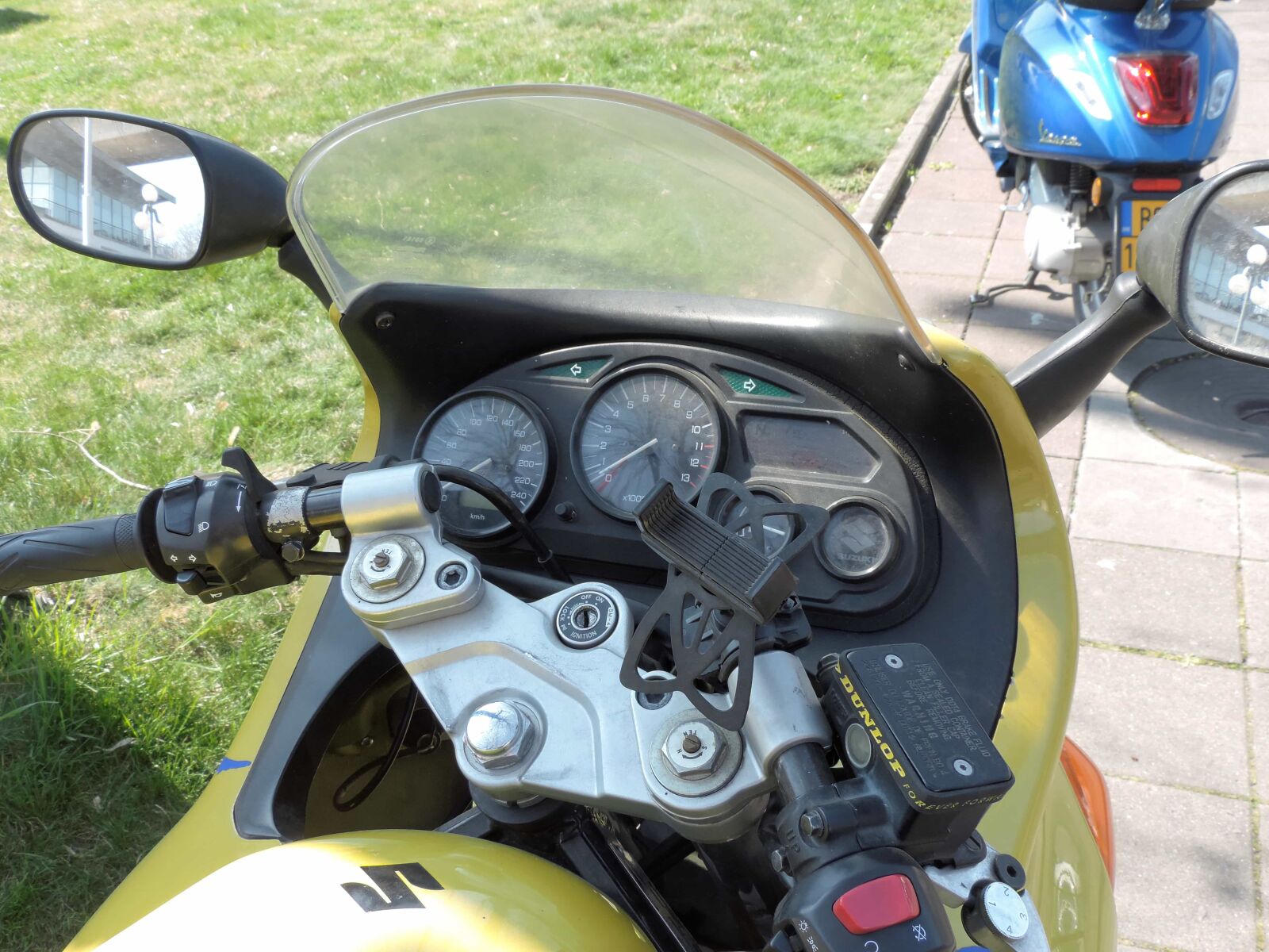 Nikon Coolpix P520 sample photo. Automobile, bike, chrome, drive photography