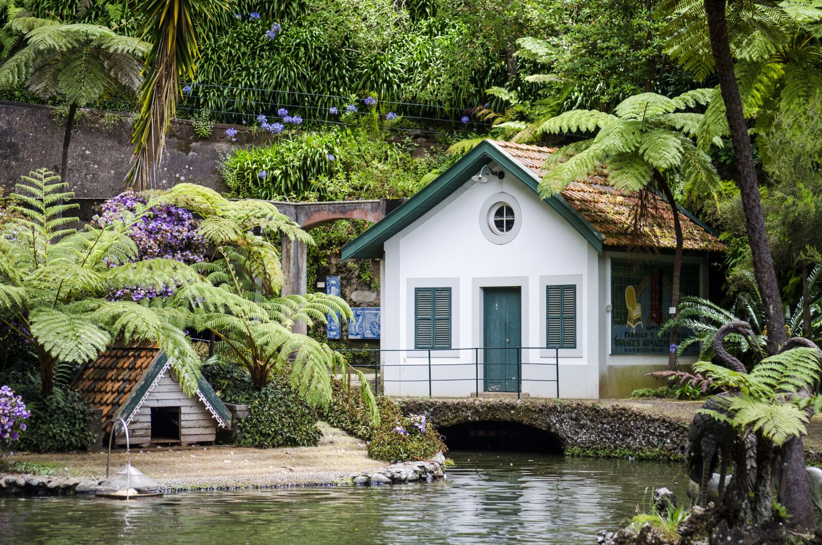 Nikon D5100 sample photo. Garden, cottage, pond photography