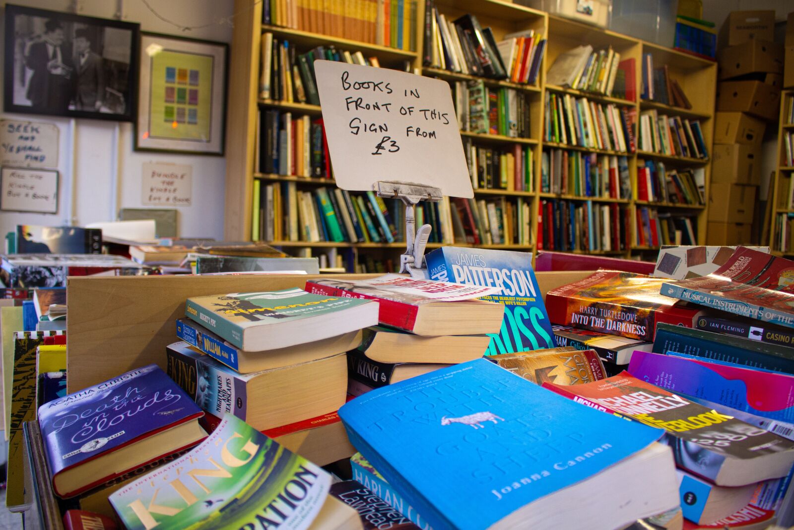 Canon EOS 700D (EOS Rebel T5i / EOS Kiss X7i) sample photo. Book, books, learn photography