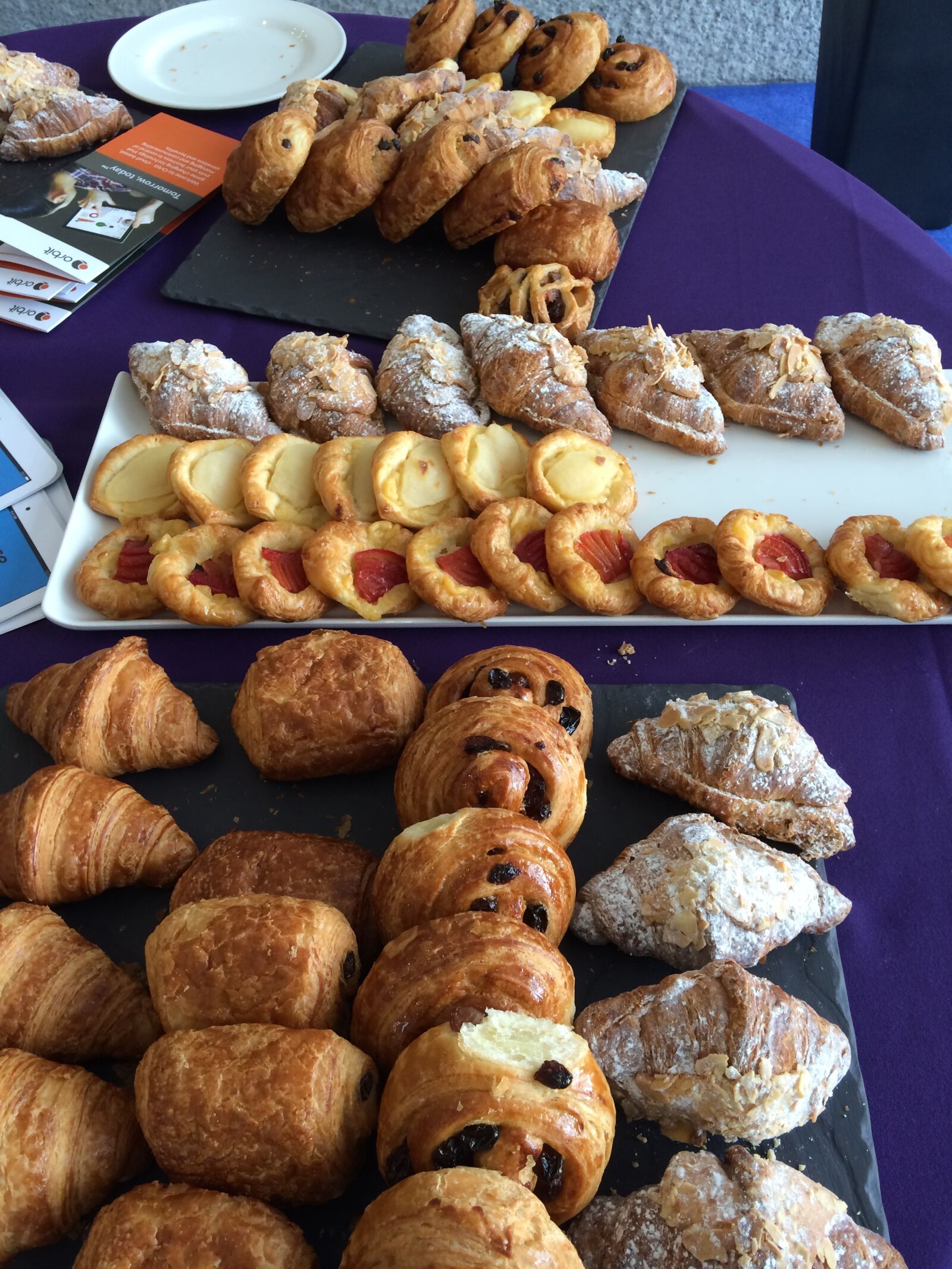 iPhone 5s back camera 4.12mm f/2.2 sample photo. Cakes, pastries, food photography