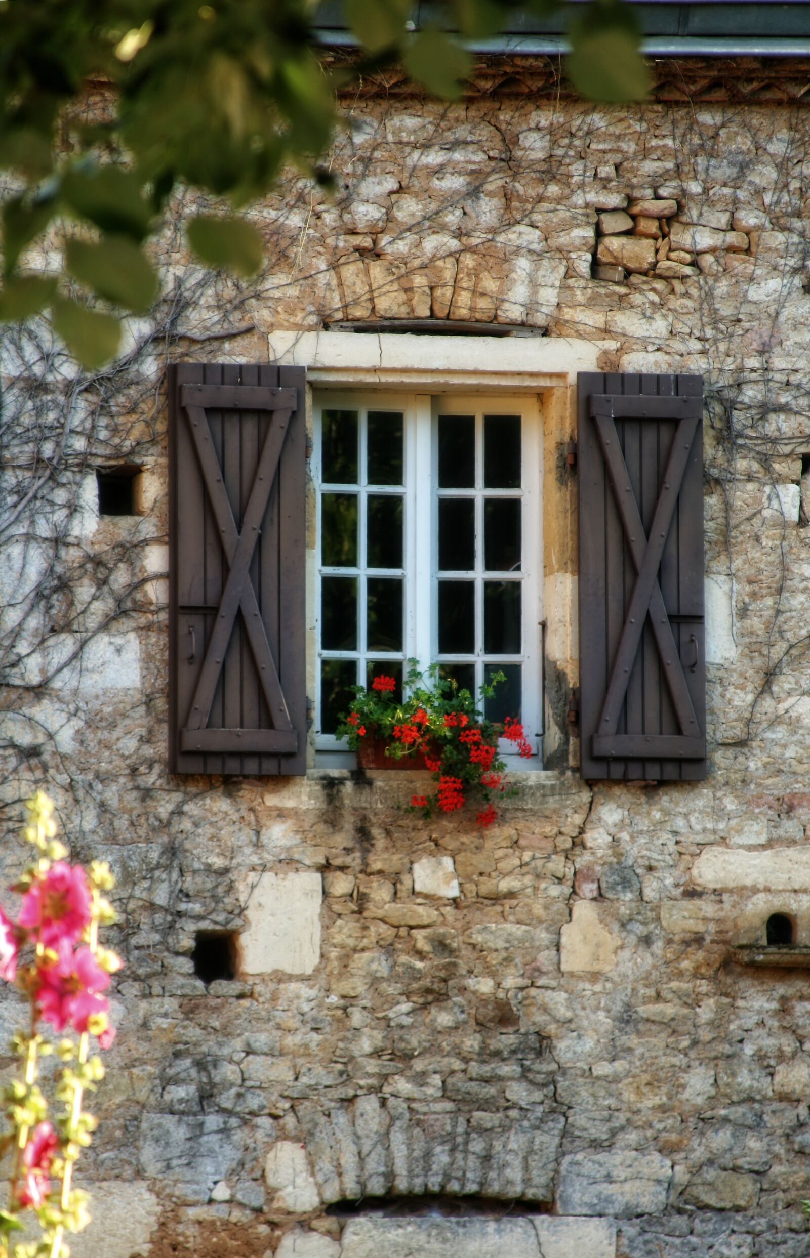 Canon EOS 400D (EOS Digital Rebel XTi / EOS Kiss Digital X) sample photo. France, dordogne, périgord photography