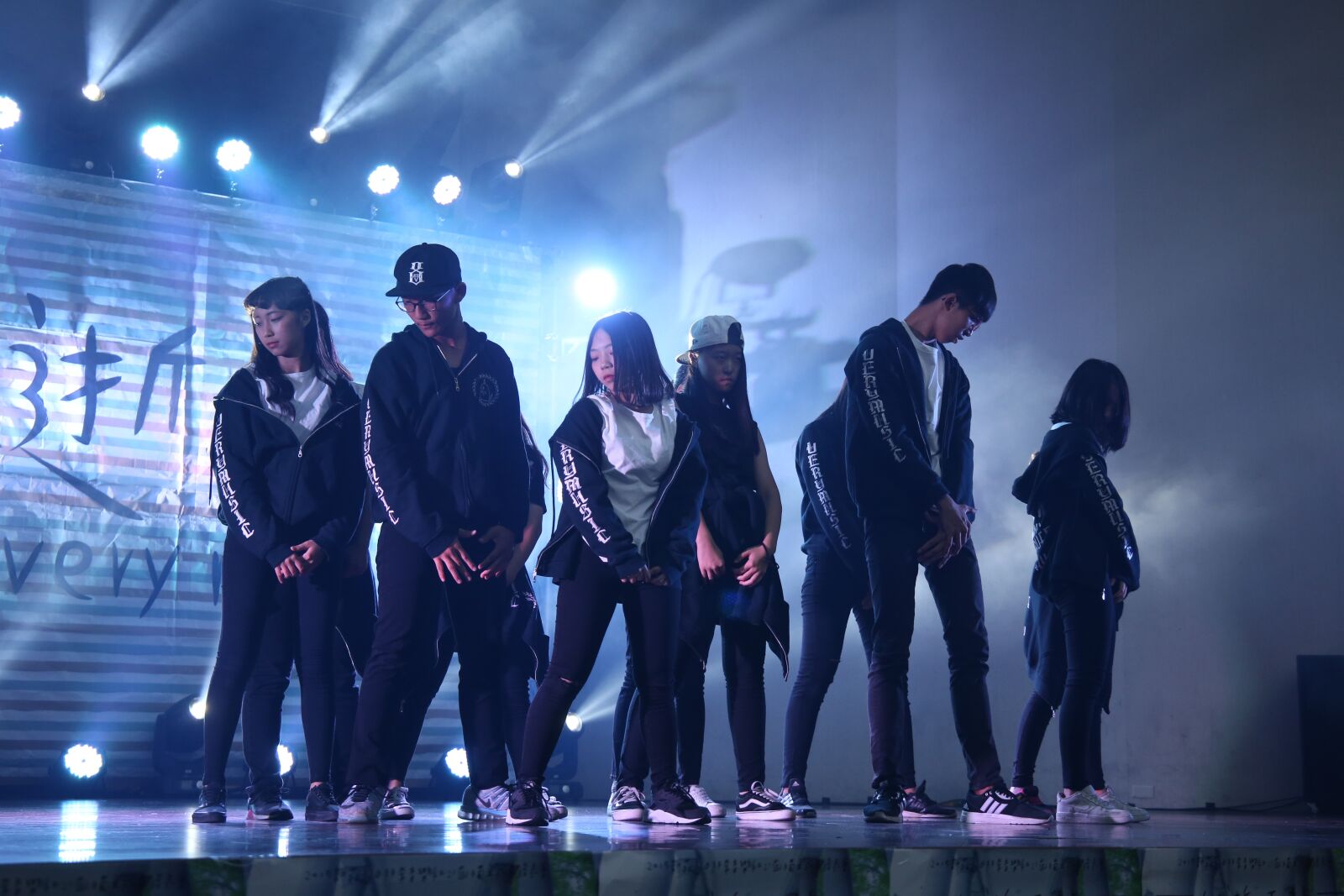 Canon EF 24-105mm F3.5-5.6 IS STM sample photo. Light, show, music stage photography