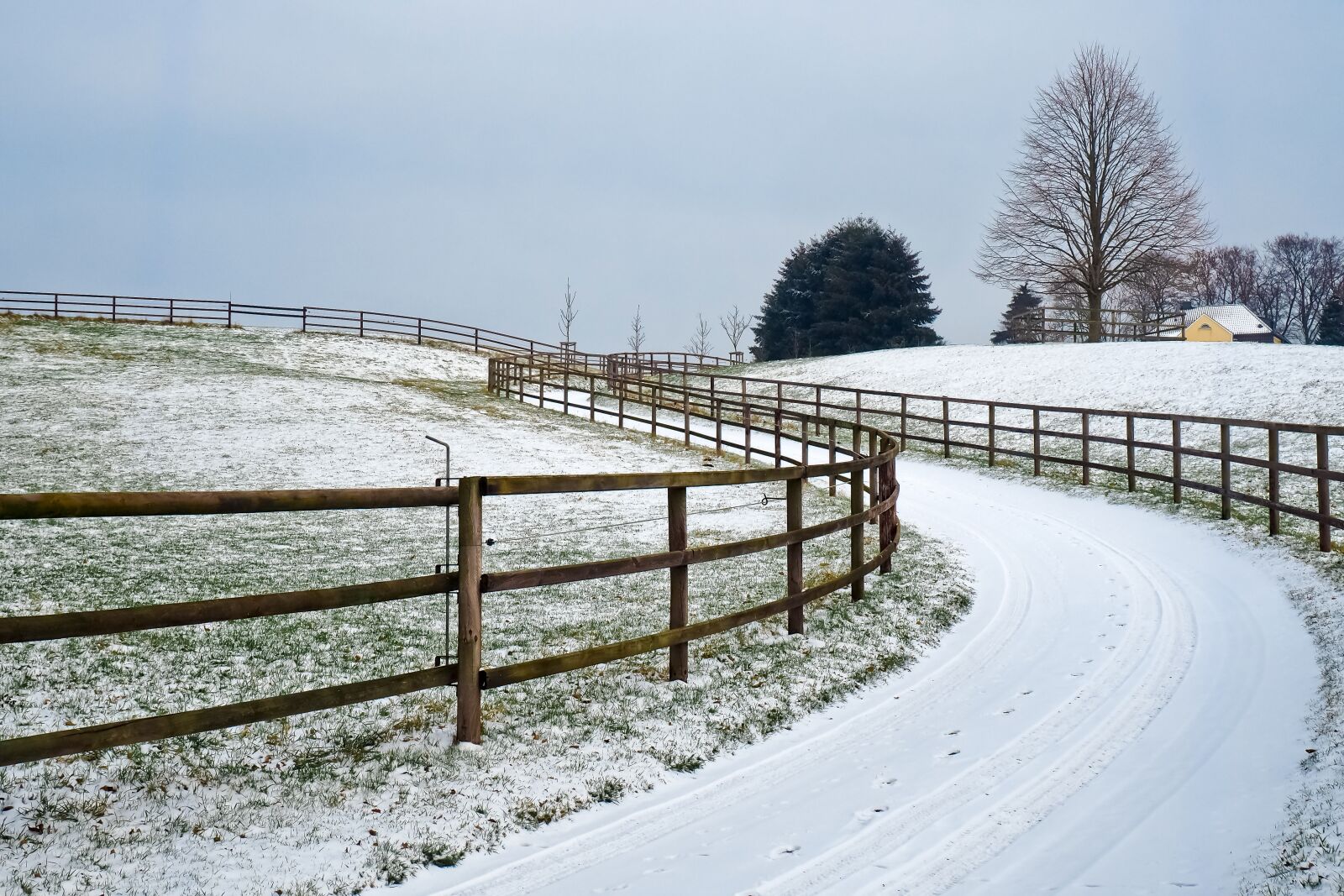 Olympus OM-D E-M10 sample photo. Winter, landscape, snow photography