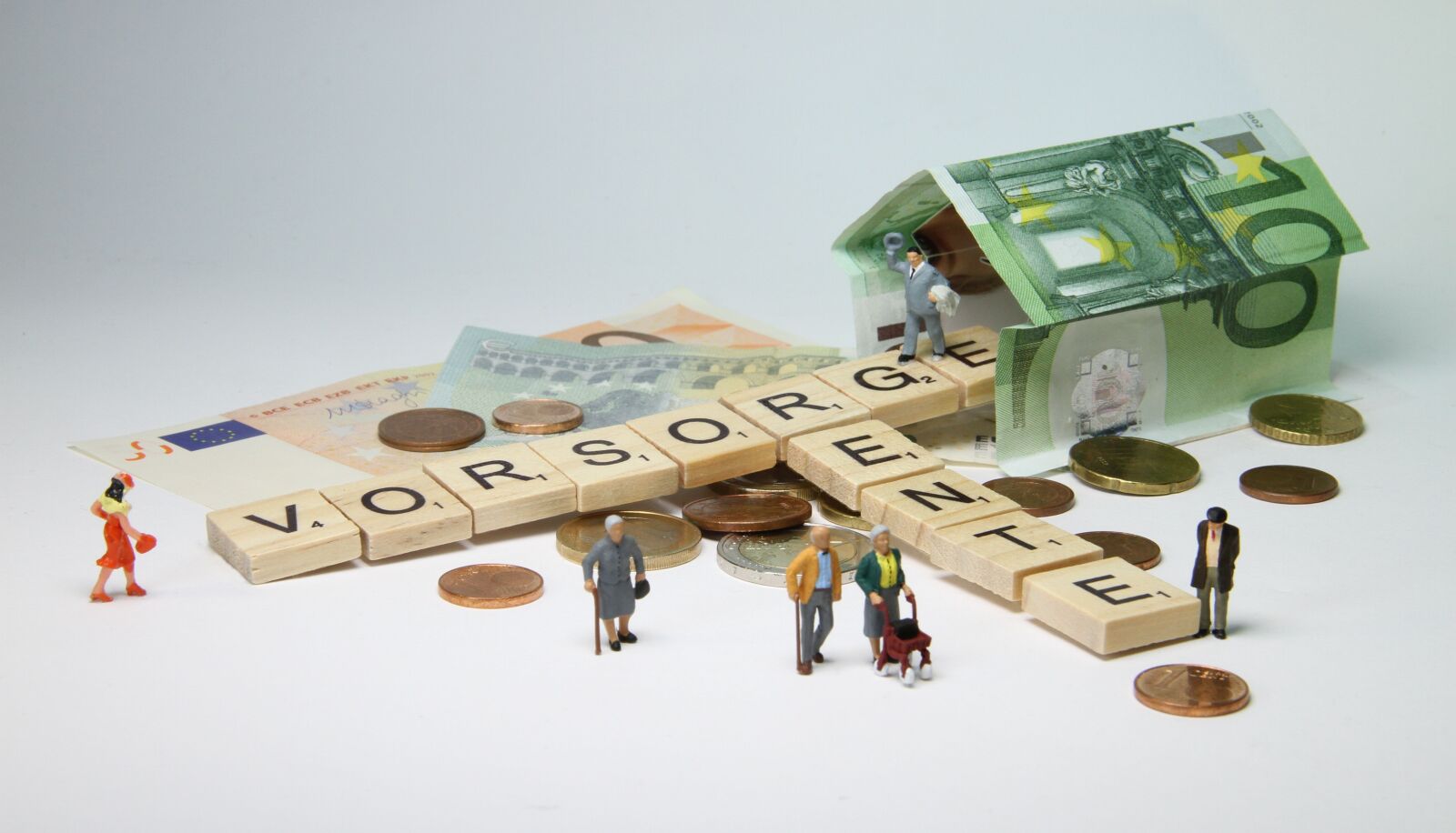 Canon EOS 7D sample photo. Pension, miniature figures, pensioners photography