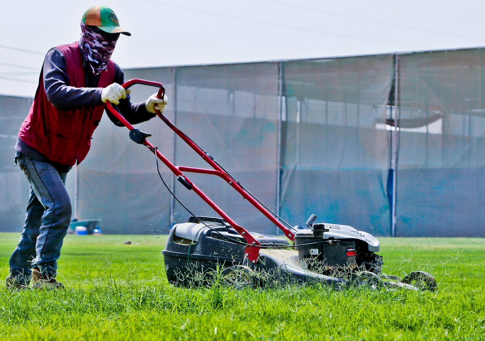 Canon EOS 6D + Canon EF 24-105mm F4L IS USM sample photo. Field, grass, construction photography