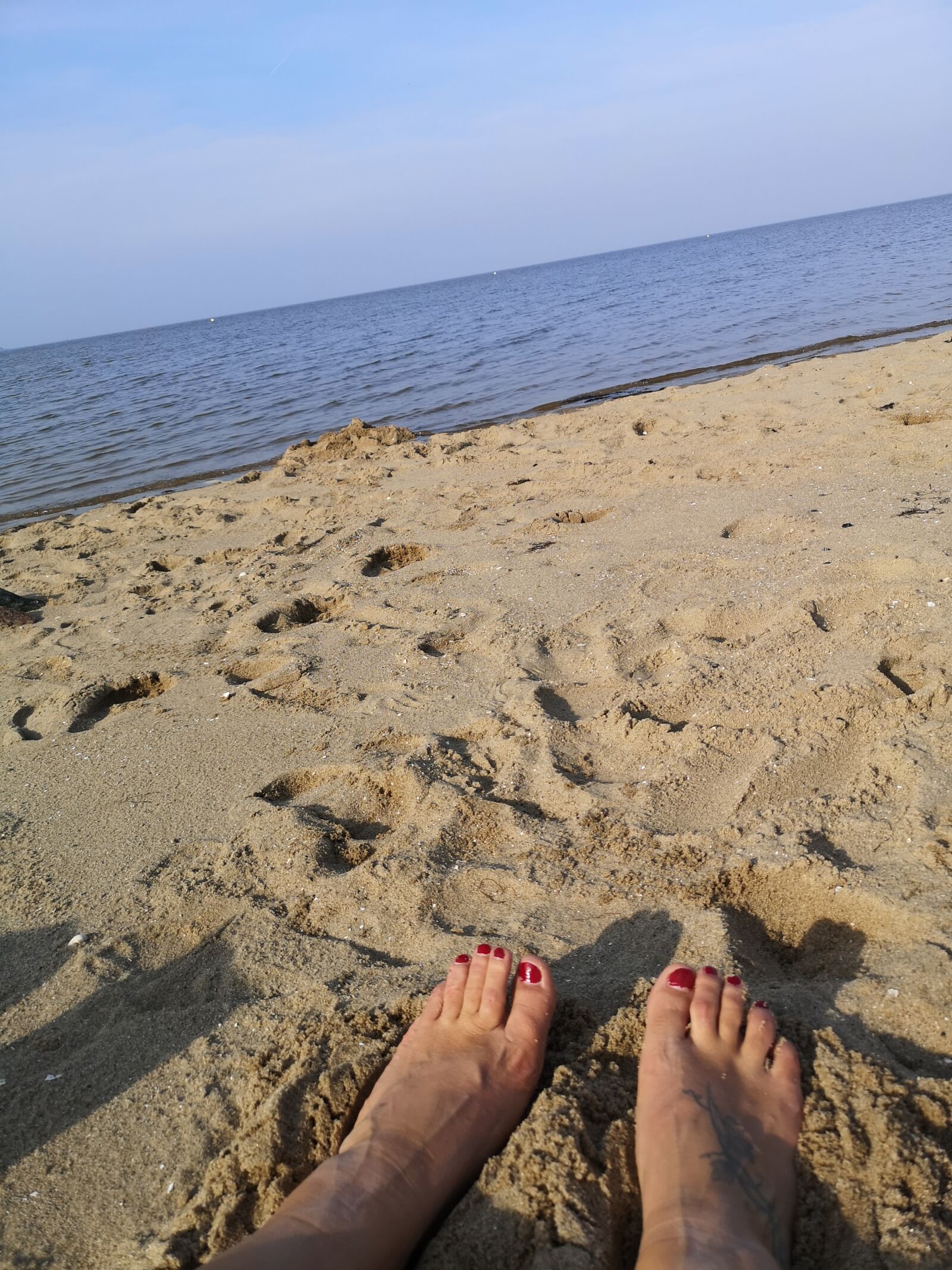 HUAWEI CLT-L09 sample photo. Foot, sand, barefoot photography