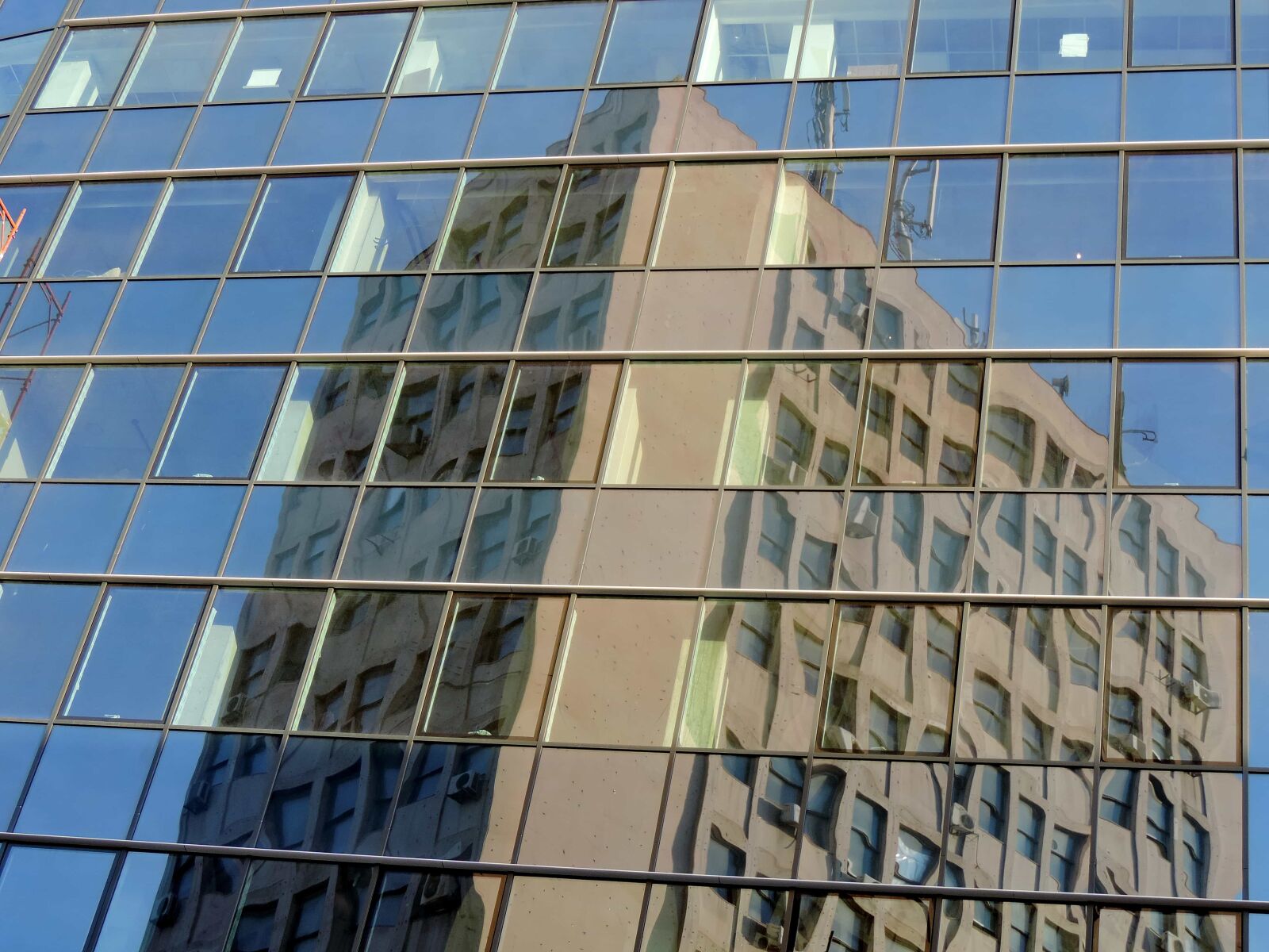 Nikon Coolpix P520 sample photo. Perspective, reflection, business, skyscraper photography