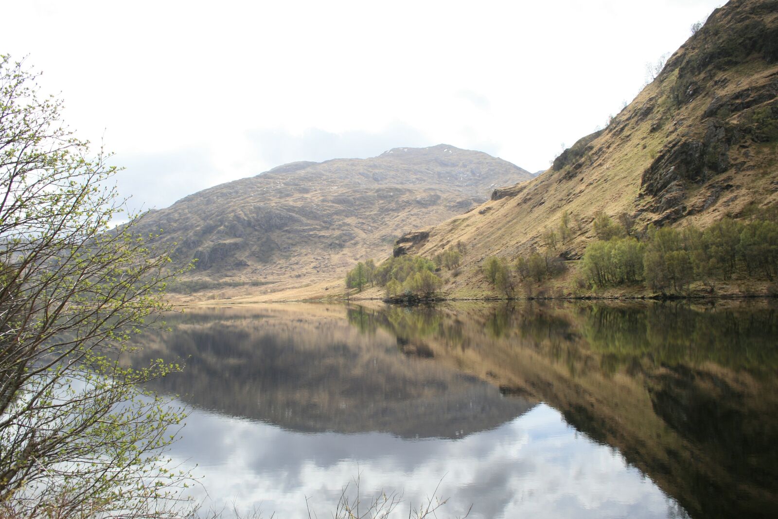 Canon EOS 400D (EOS Digital Rebel XTi / EOS Kiss Digital X) sample photo. Scotland, lake, landscape photography