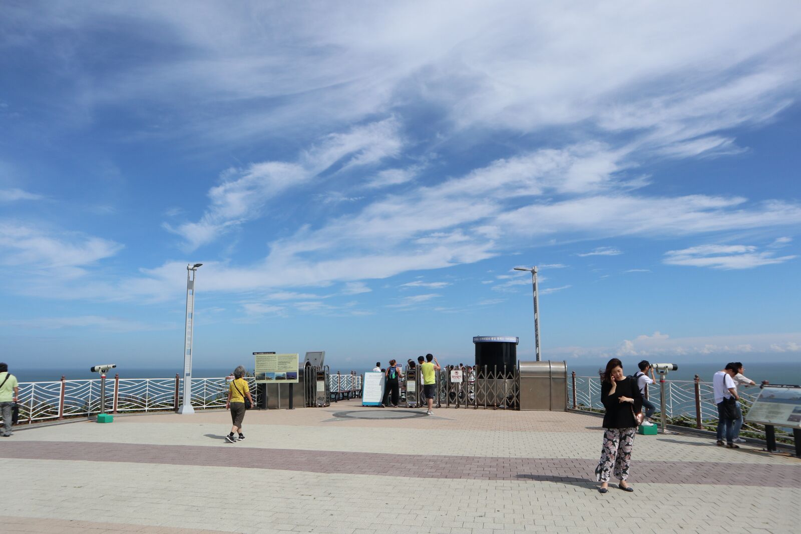 Canon EF-M 15-45mm F3.5-6.3 IS STM sample photo. Busan, sea, ocean photography