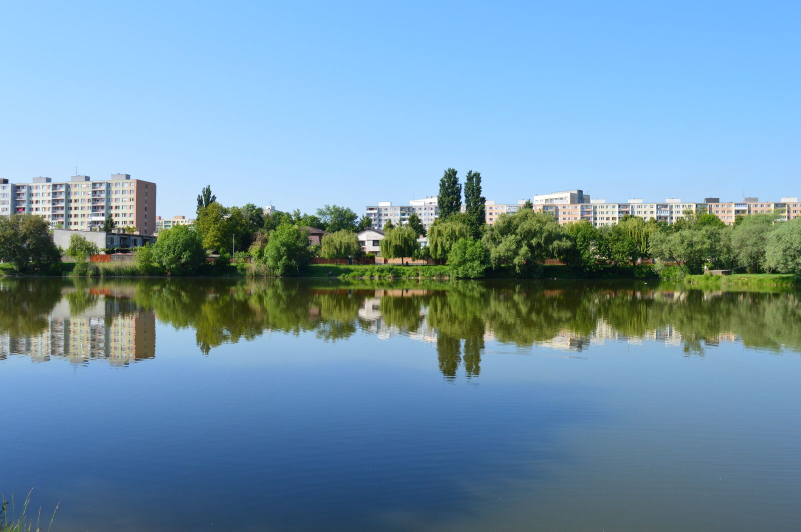 Nikon D3200 sample photo. Architecture, water, reflection photography