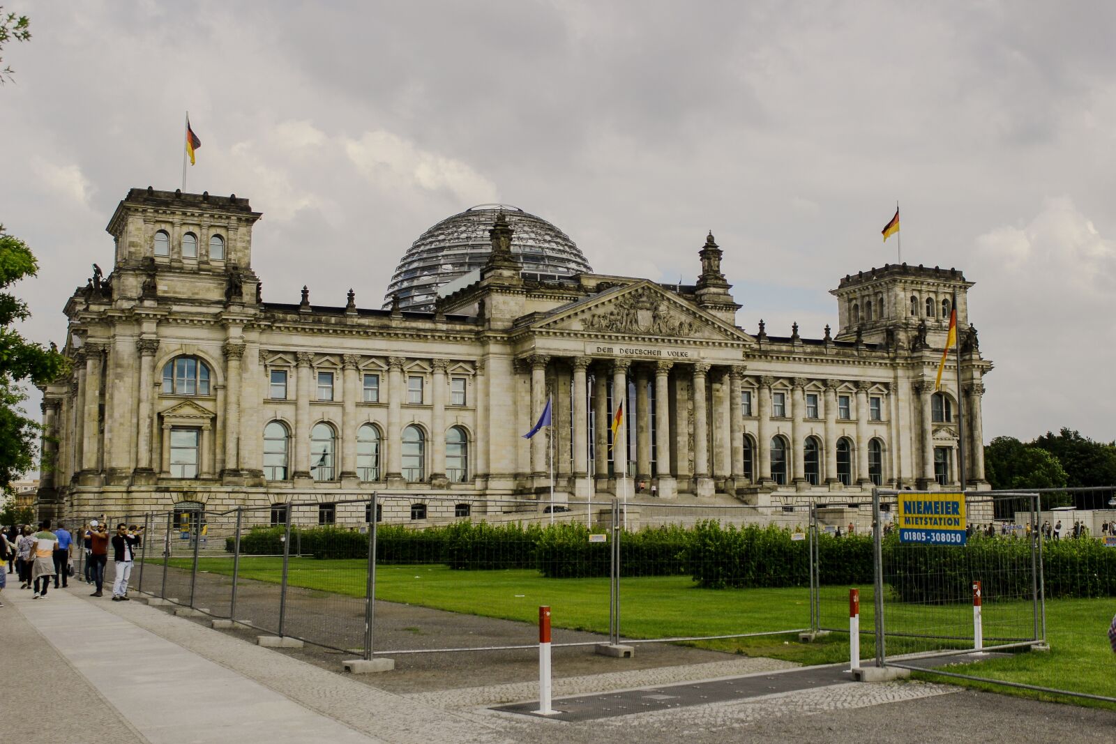 Canon EOS 600D (Rebel EOS T3i / EOS Kiss X5) sample photo. Berlin, bundestag, reichstag photography
