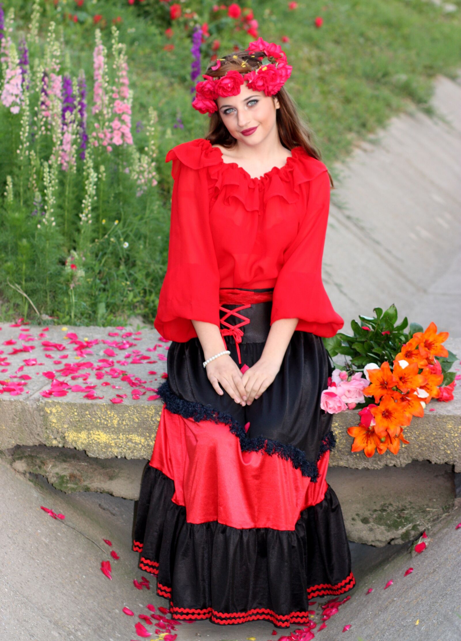 Canon EOS 450D (EOS Rebel XSi / EOS Kiss X2) sample photo. Girl, flowers, wreath photography