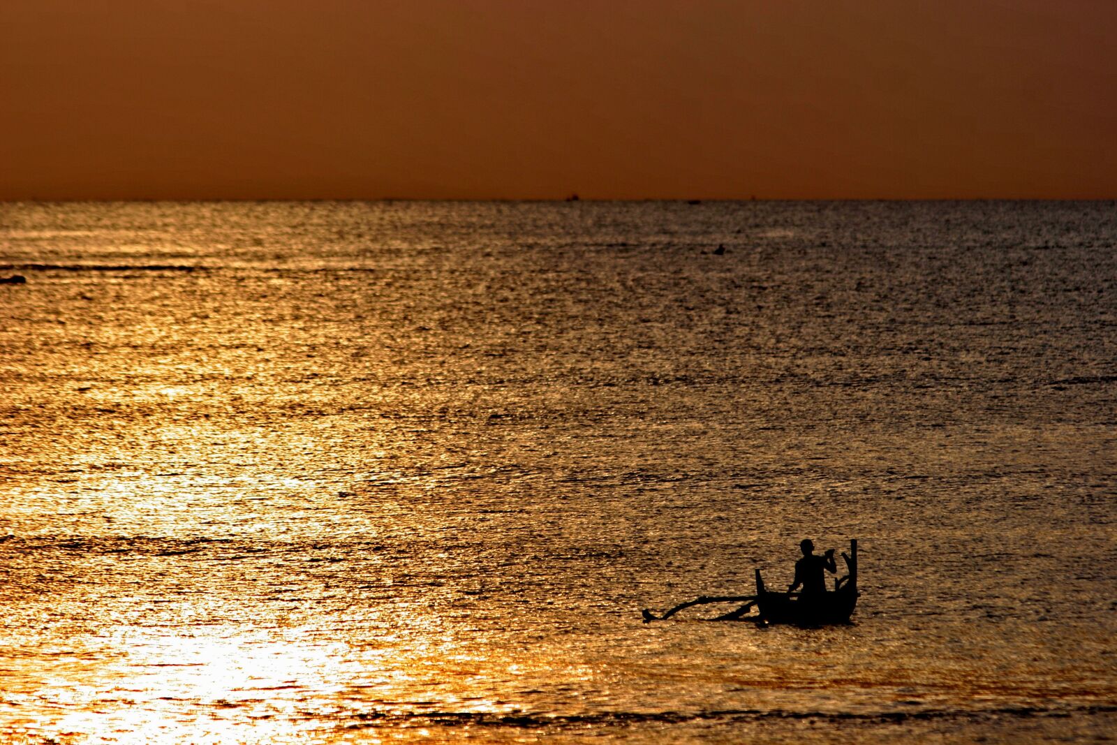 Canon EOS 20D sample photo. Sunset, water, sea photography