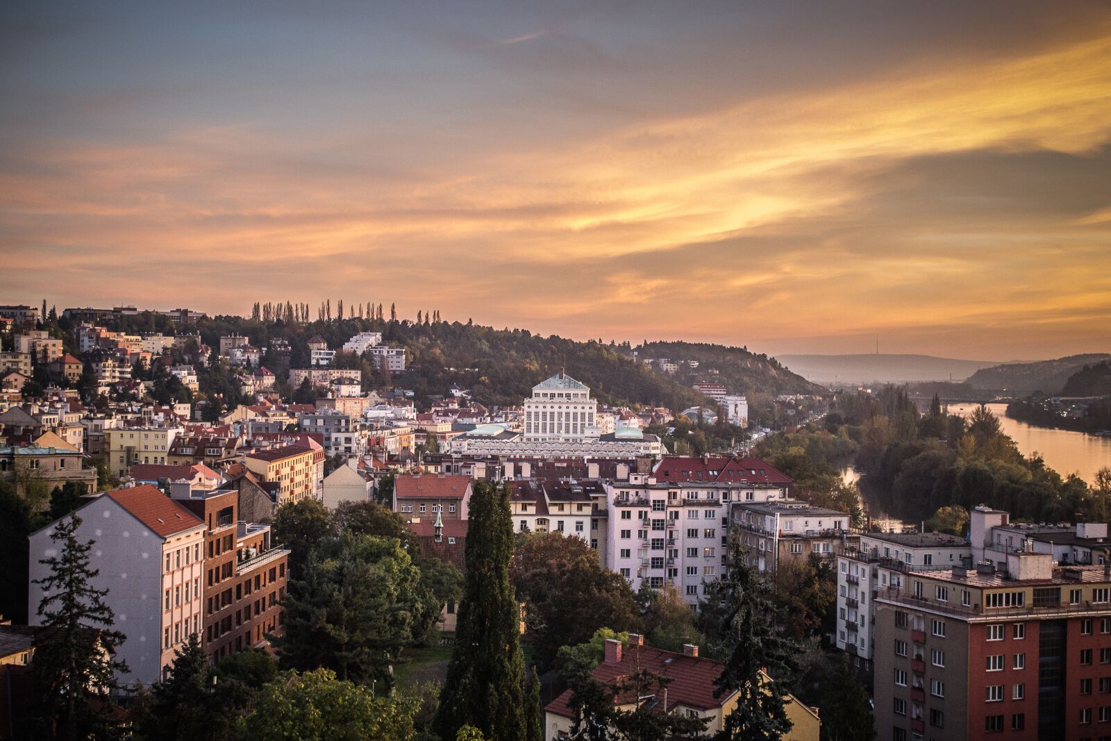 Nikon D3100 sample photo. Fade, river, prague photography