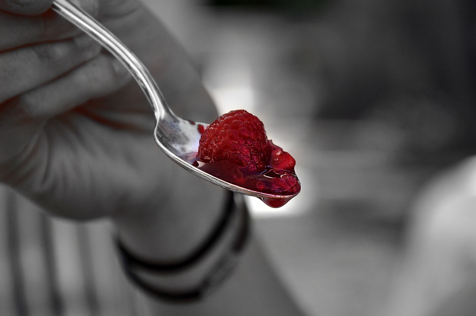 Nikon D90 sample photo. Raspberry, spoon, red photography