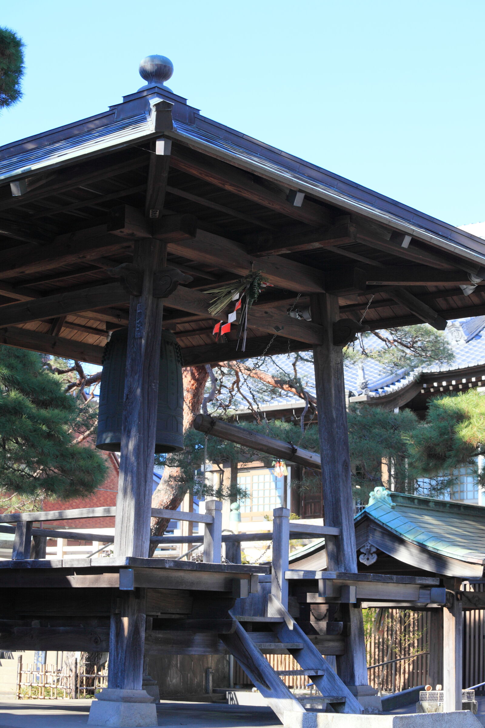 Canon EF 70-200mm F4L IS USM sample photo. Architecture, bell, brown, buddhism photography