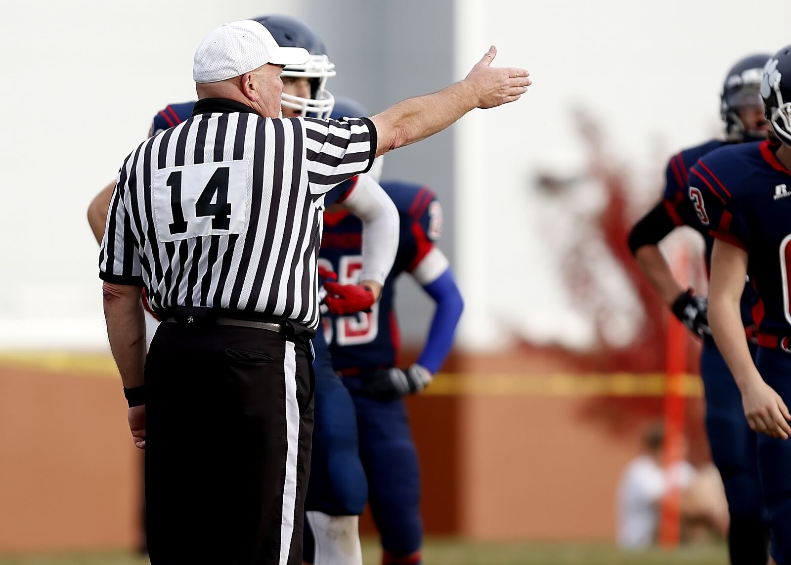 Canon EF 300mm F2.8L IS USM sample photo. Referee, football referee, first photography