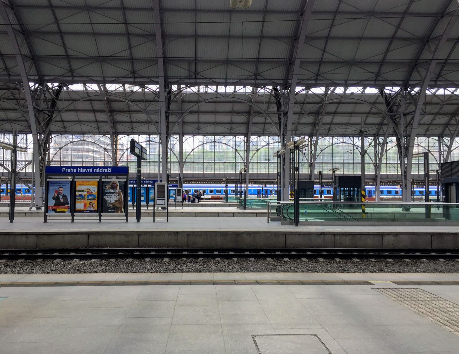 Apple iPhone 6 sample photo. Prague, the main railway photography