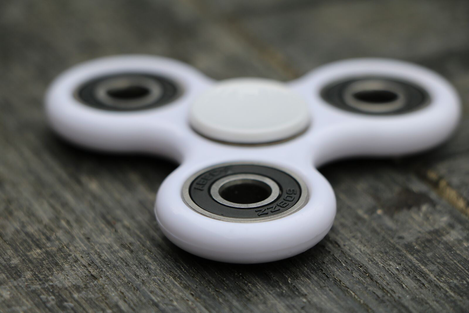 Canon EOS 750D (EOS Rebel T6i / EOS Kiss X8i) sample photo. Fidget spinner, fidget, spinner photography
