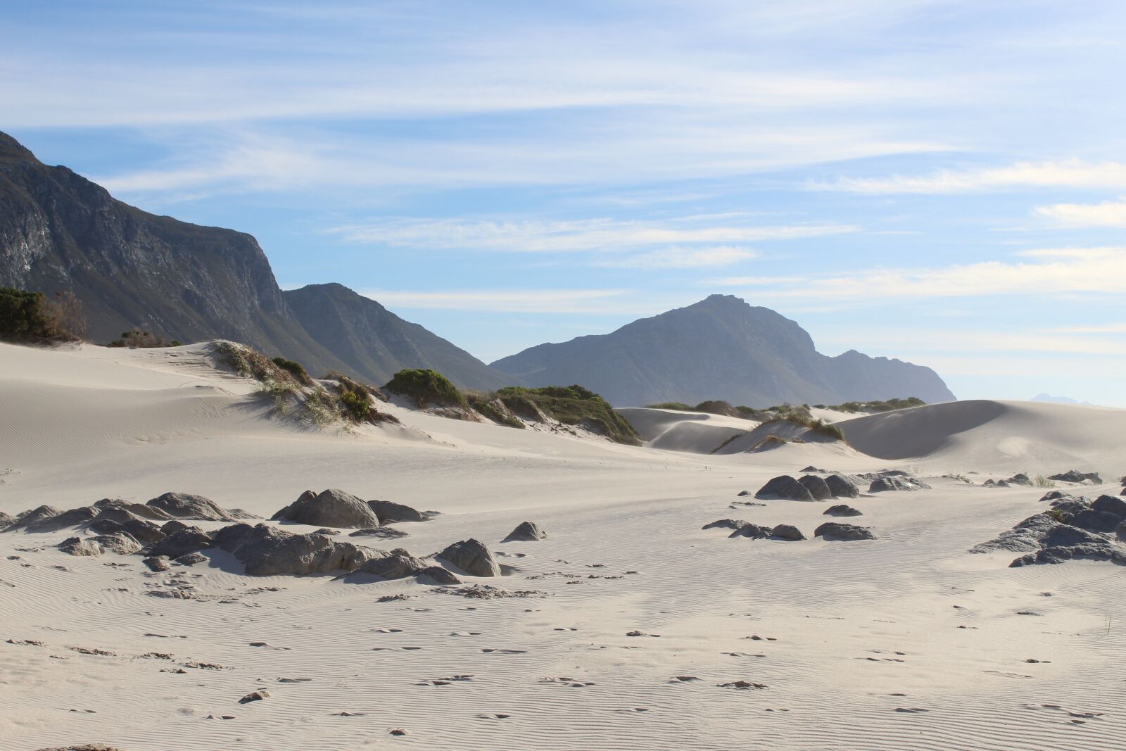 Canon EOS 1300D (EOS Rebel T6 / EOS Kiss X80) sample photo. Beach, sand, dunes photography