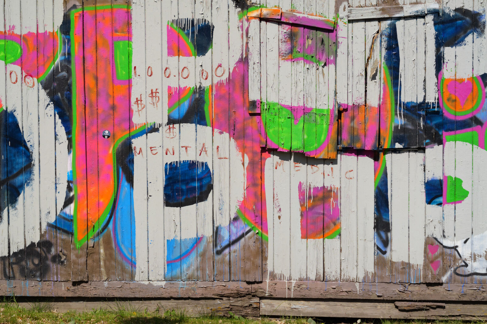 Panasonic Lumix DC-G9 II sample photo. Old wooden surface graffiti photography