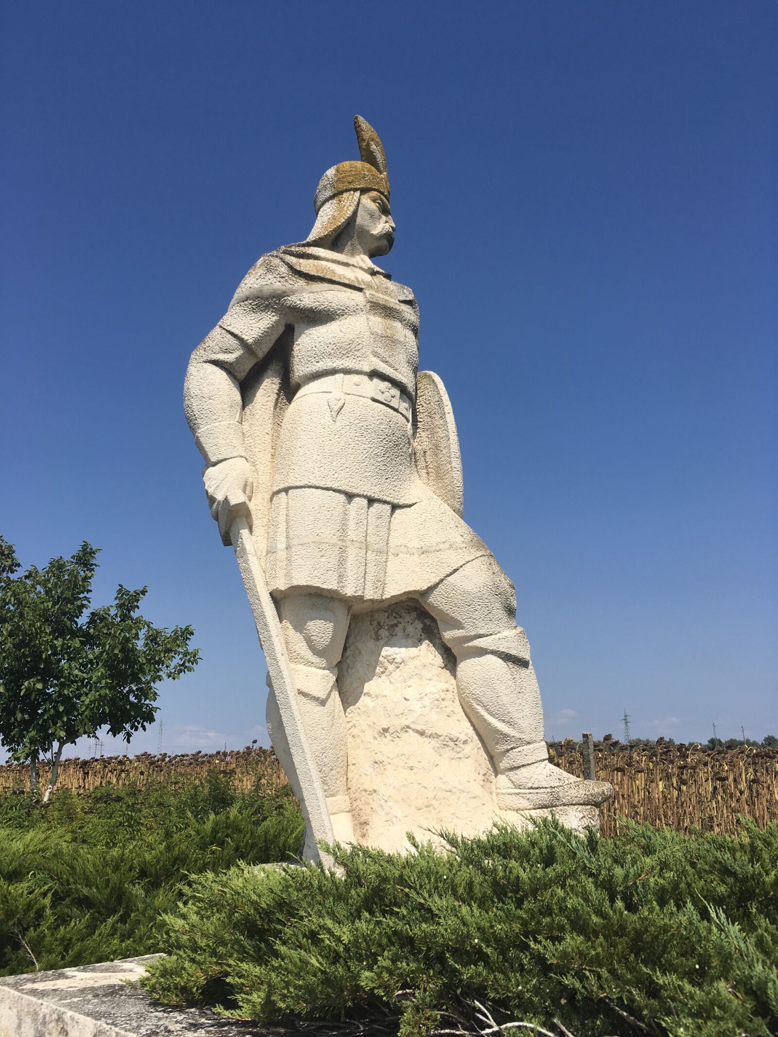 iPhone SE back camera 4.15mm f/2.2 sample photo. Monument, communist, soldier photography