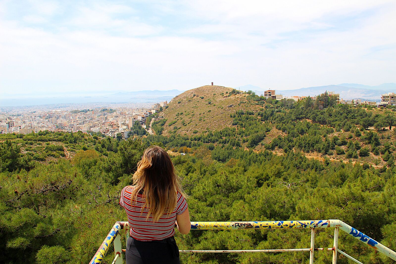 Canon EOS 4000D (EOS Rebel T100 / EOS 3000D) sample photo. Athens, view, woman photography