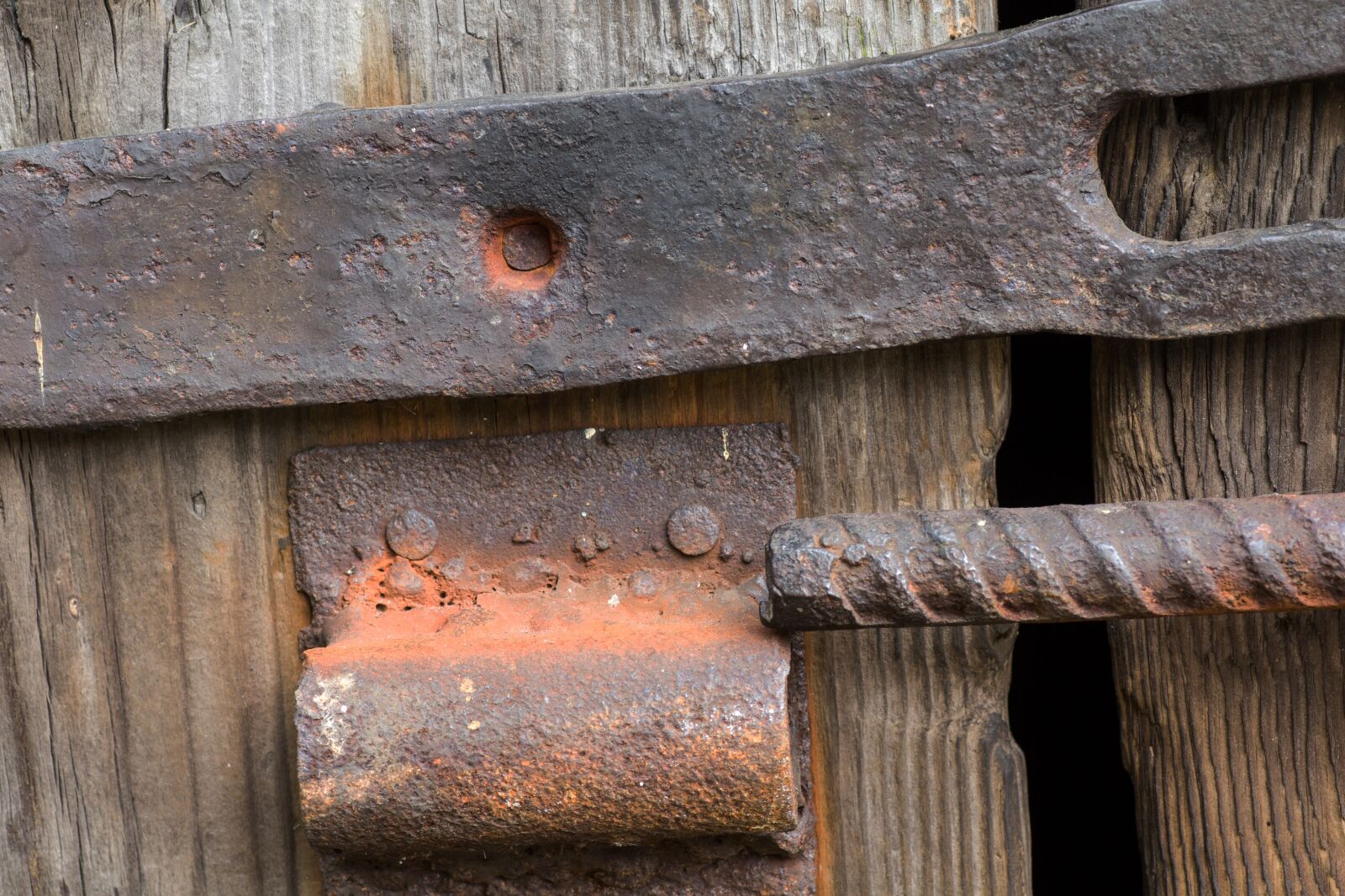 Canon EOS 600D (Rebel EOS T3i / EOS Kiss X5) sample photo. Wood, goal, details photography