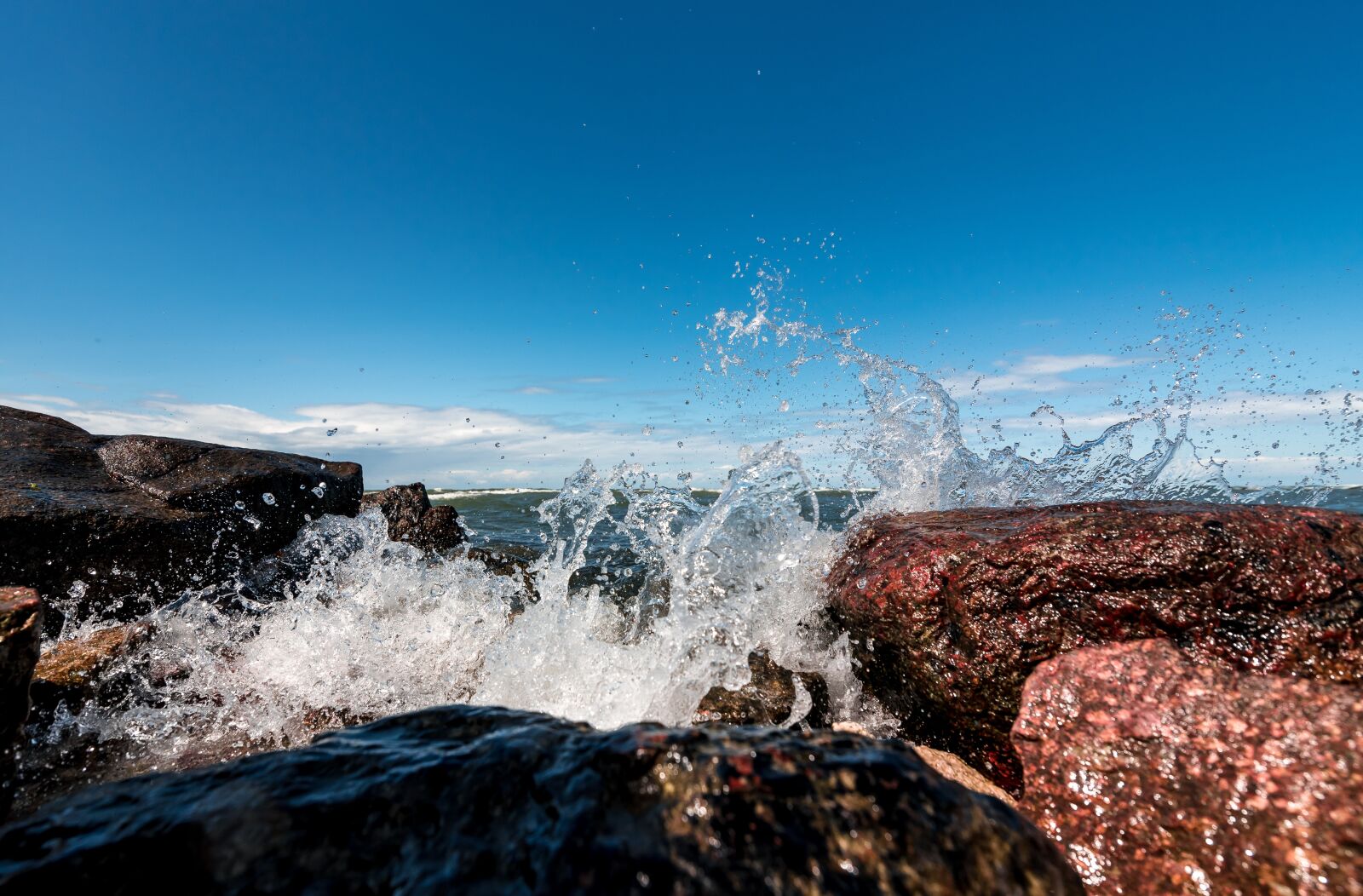 Nikon D750 sample photo. Water, beach, stone photography