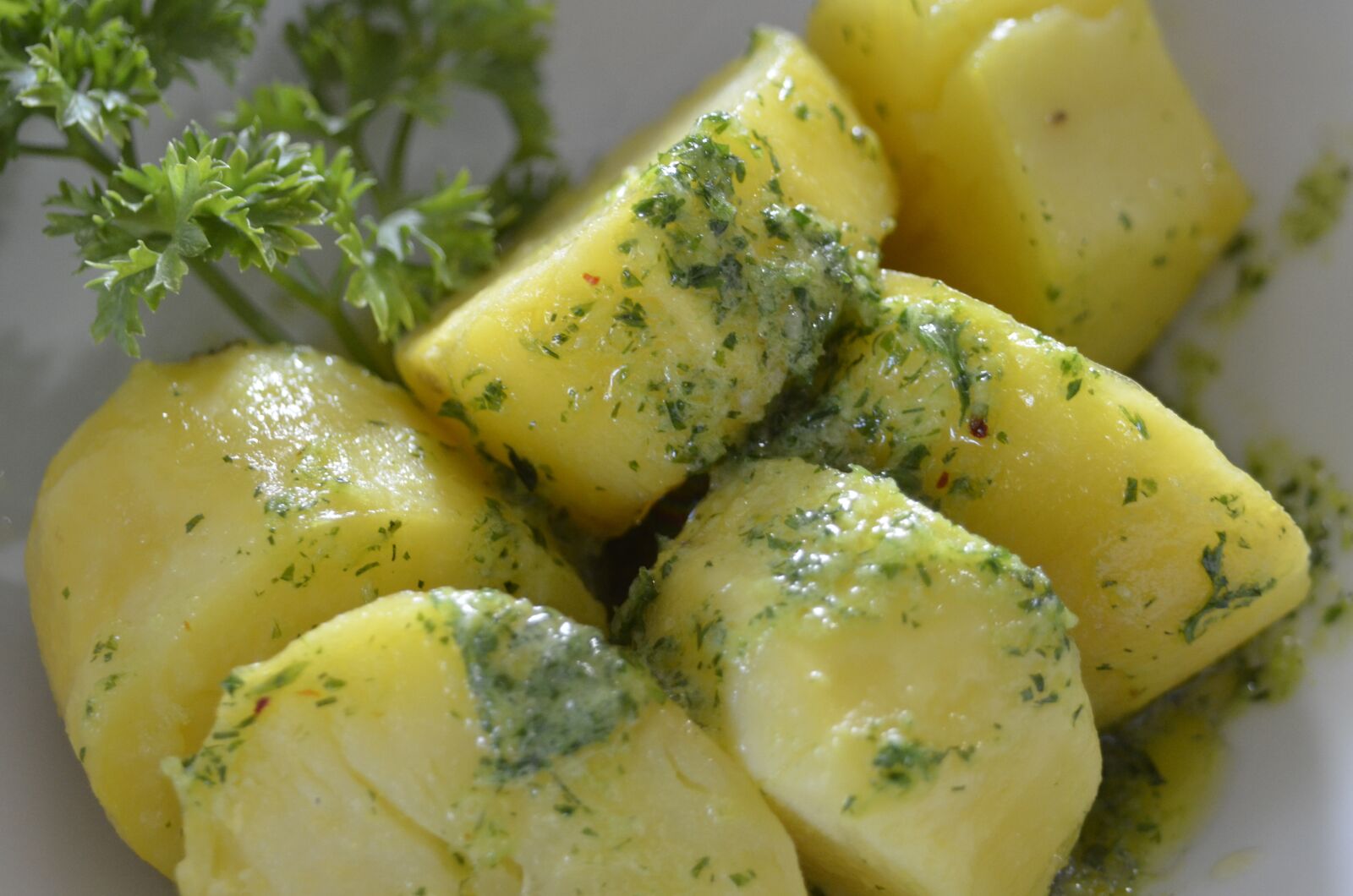 Nikon D7000 sample photo. Potatoes, herbs, healthy photography